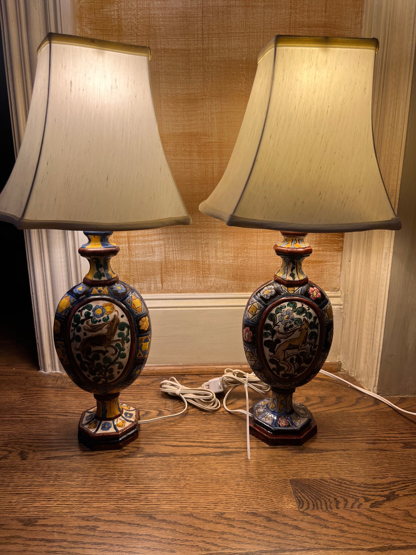 PAIR OF ANTIQUE ITALIAN MAJOLICA CERAMIC TABLE LAMPS