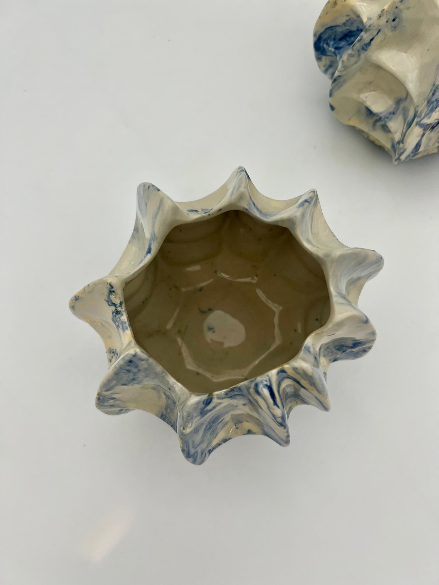 PAIR OF VINTAGE ABSTRACT BLUE AND WHITE CERAMIC PLANTERS/CANDLE HOLDERS