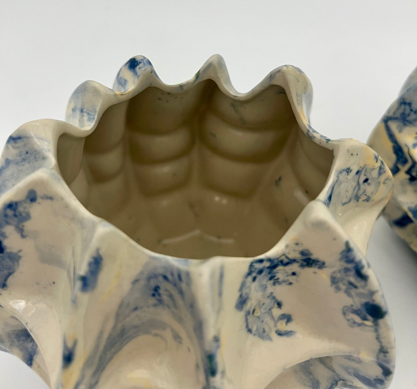 PAIR OF VINTAGE ABSTRACT BLUE AND WHITE CERAMIC PLANTERS/CANDLE HOLDERS
