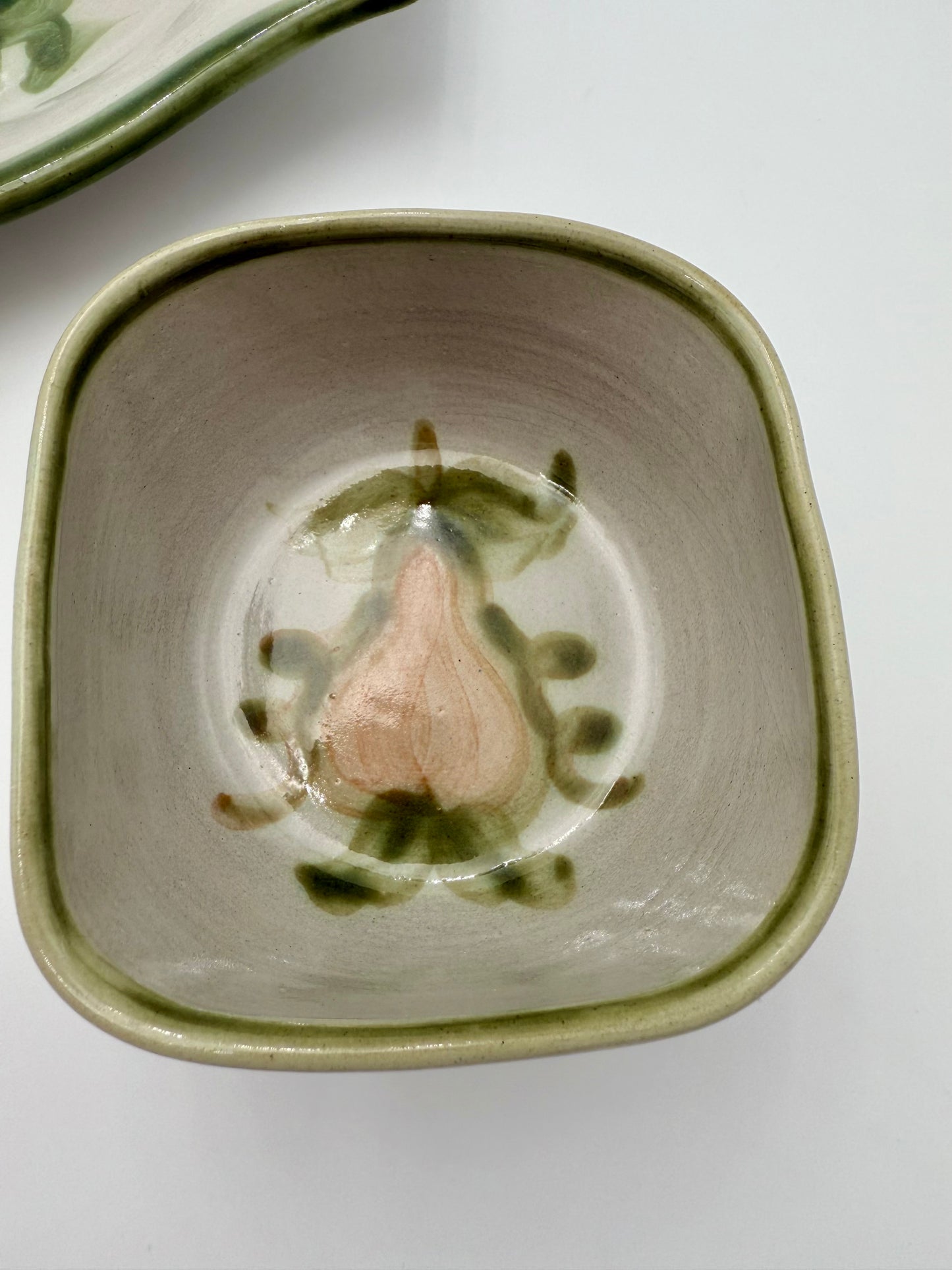 1950s VINTAGE JOHN B. TAYLOR HARVEST PATTERN CERAMIC PLATTER AND DIP BOWL