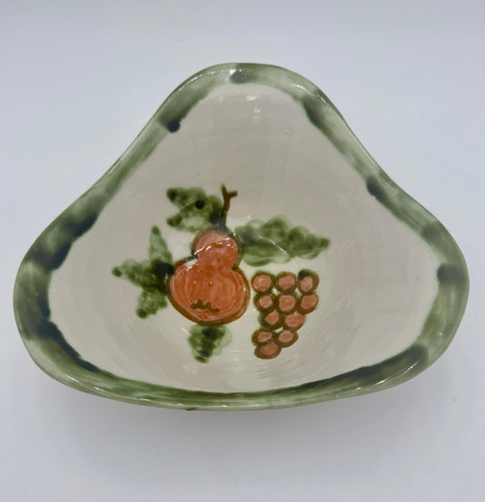 1950s JOHN B. TAYLOR HARVEST PATTERN CERAMIC TRIANGULAR SERVING BOWL