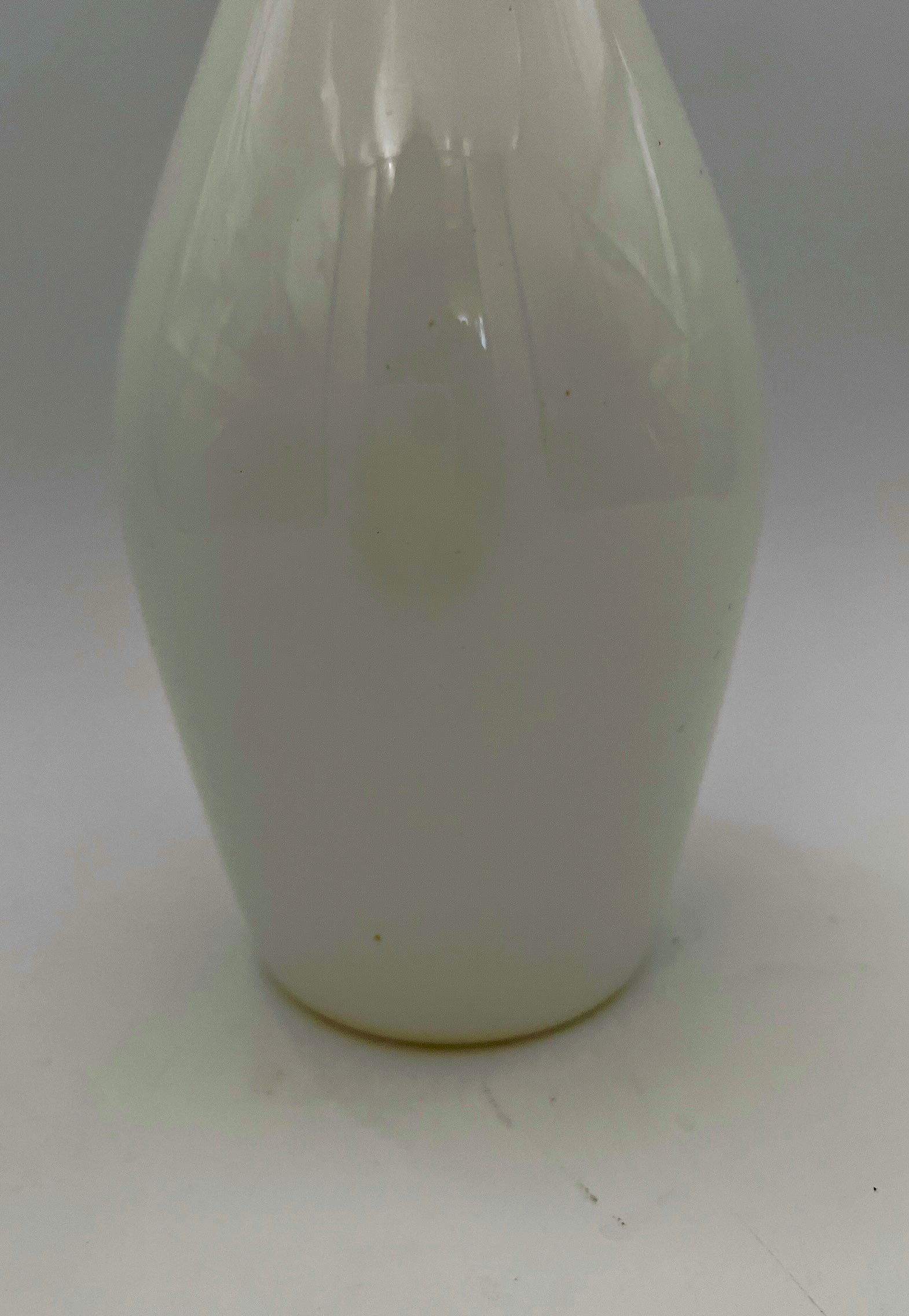 MID-CENTURY MODERN RAYMOR WHITE GLASS DECANTER WITH WOODEN STOPPER