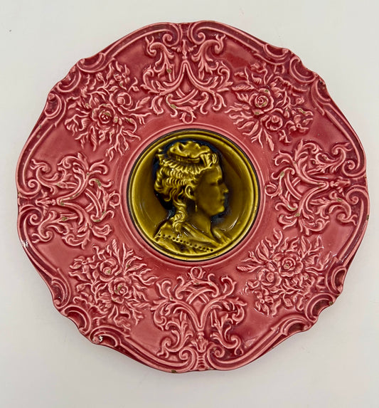 PINK ANTIQUE MAJOLICA GERMAN PORTRAIT PLATE, CIRCA LATE 1800s