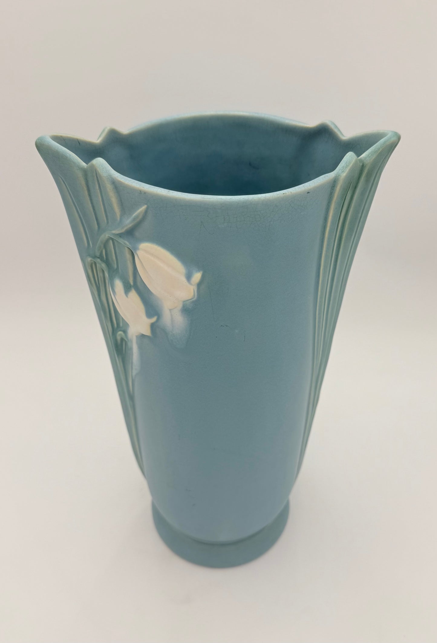 EARLY 1930s WELLER ART DECO SKY BLUE AND IVORY LILY OF THE VALLEY VASE