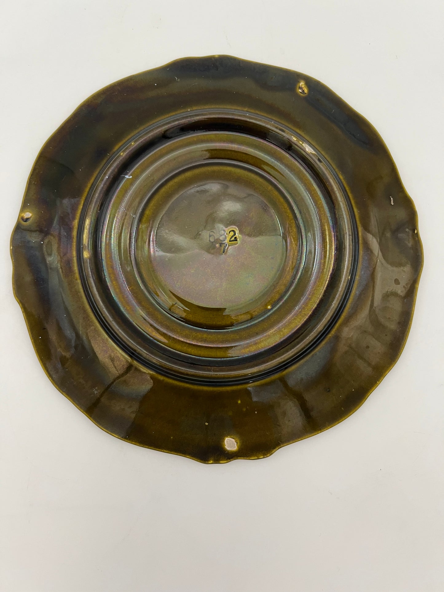 OLIVE ANTIQUE MAJOLICA GERMAN PORTRAIT PLATE, CIRCA LATE 1800s
