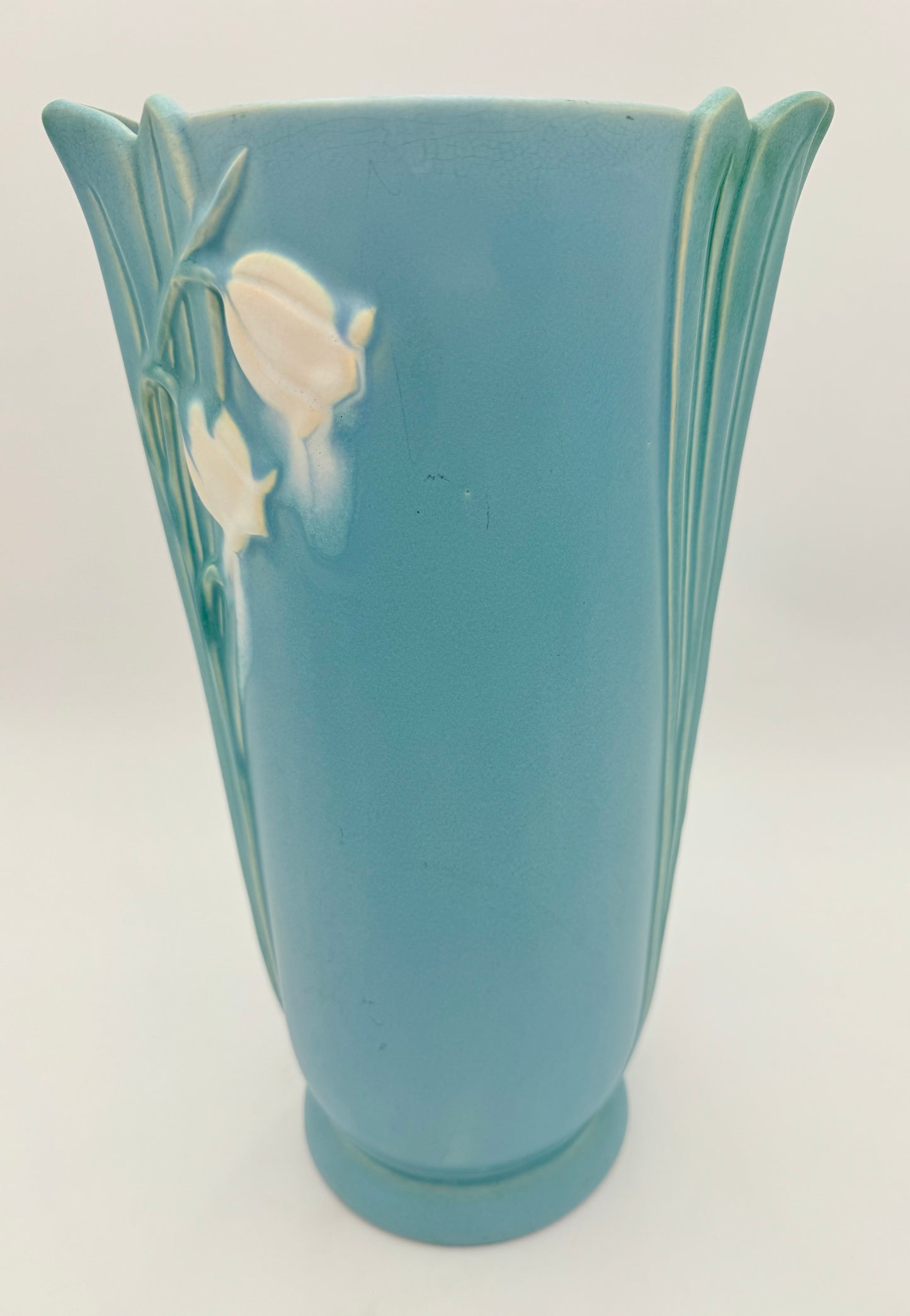 EARLY 1930s WELLER ART DECO SKY BLUE AND IVORY LILY OF THE VALLEY VASE