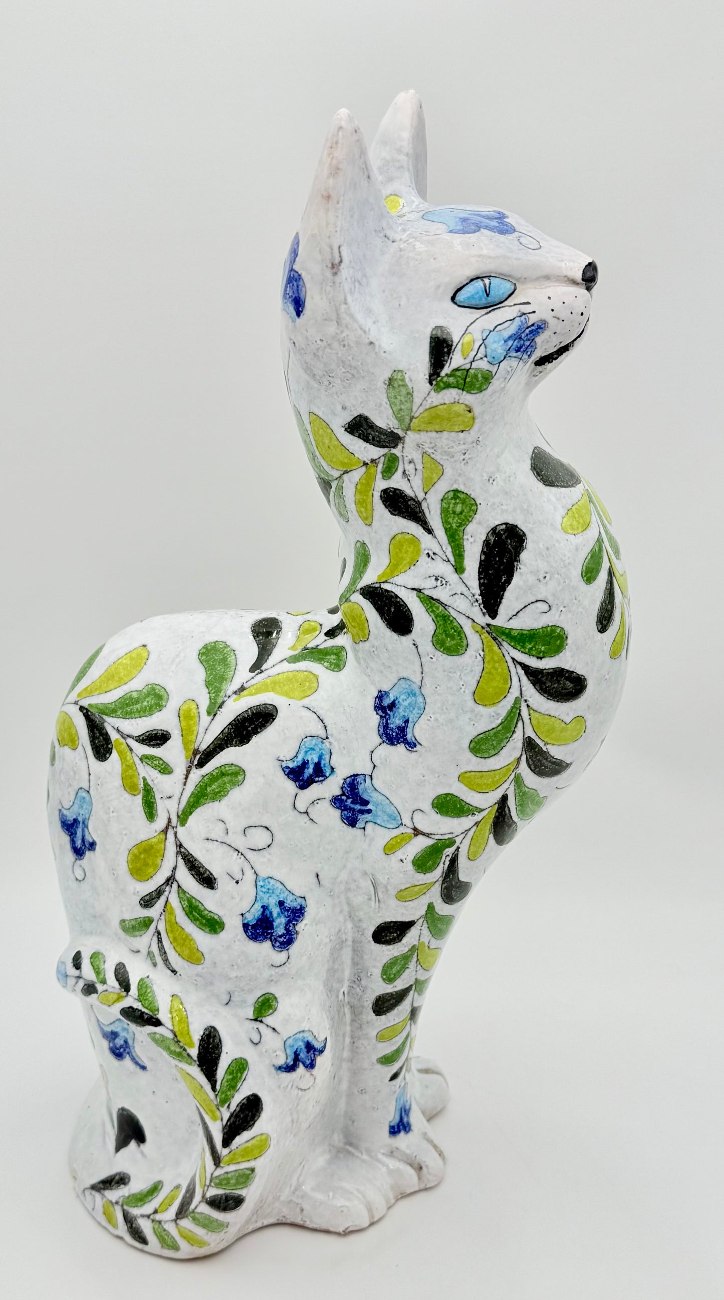TALL 1960s ITALIAN HAND PAINTED AND GLAZED CAT SCULPTURE