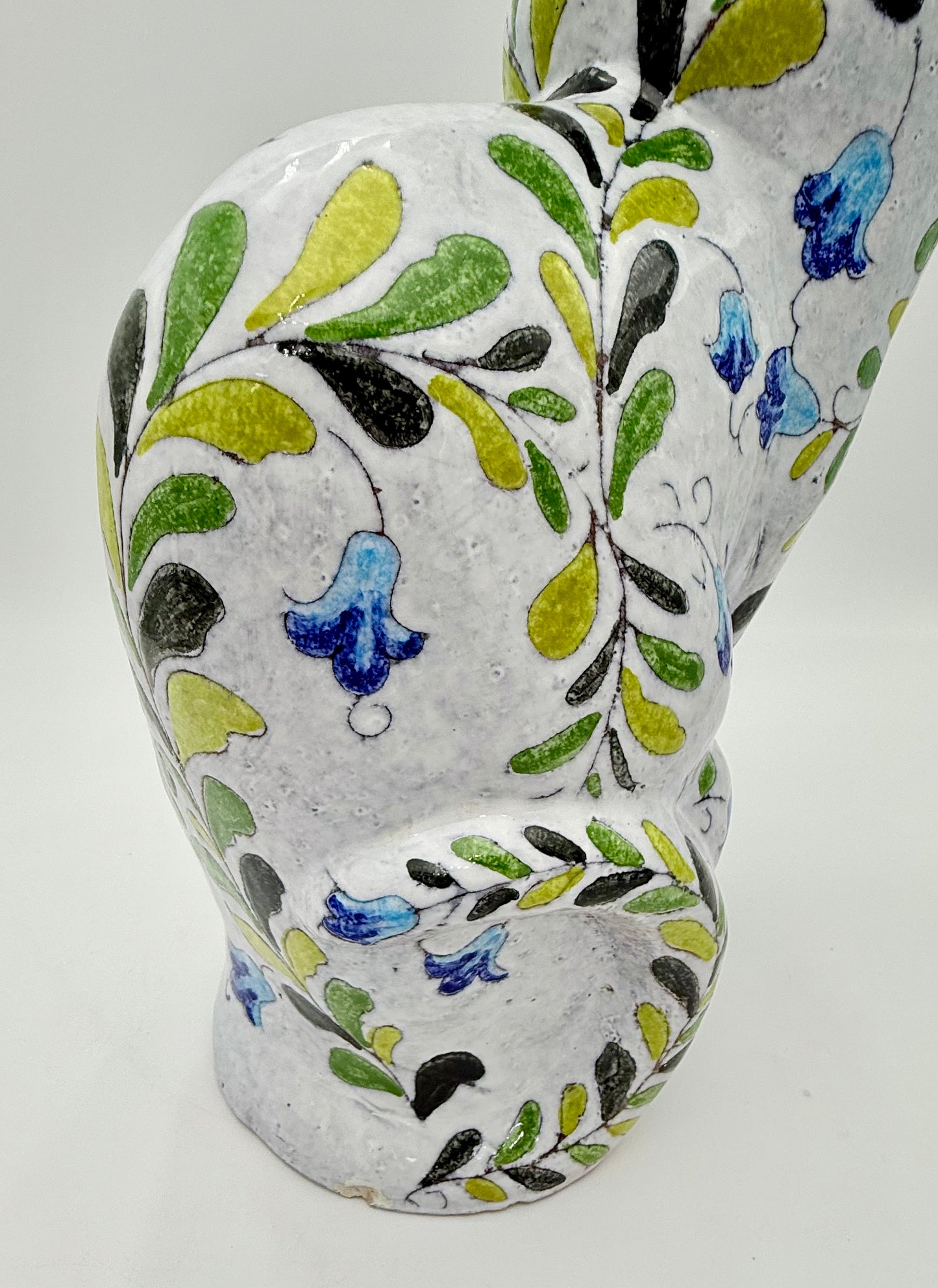 TALL 1960s ITALIAN HAND PAINTED AND GLAZED CAT SCULPTURE