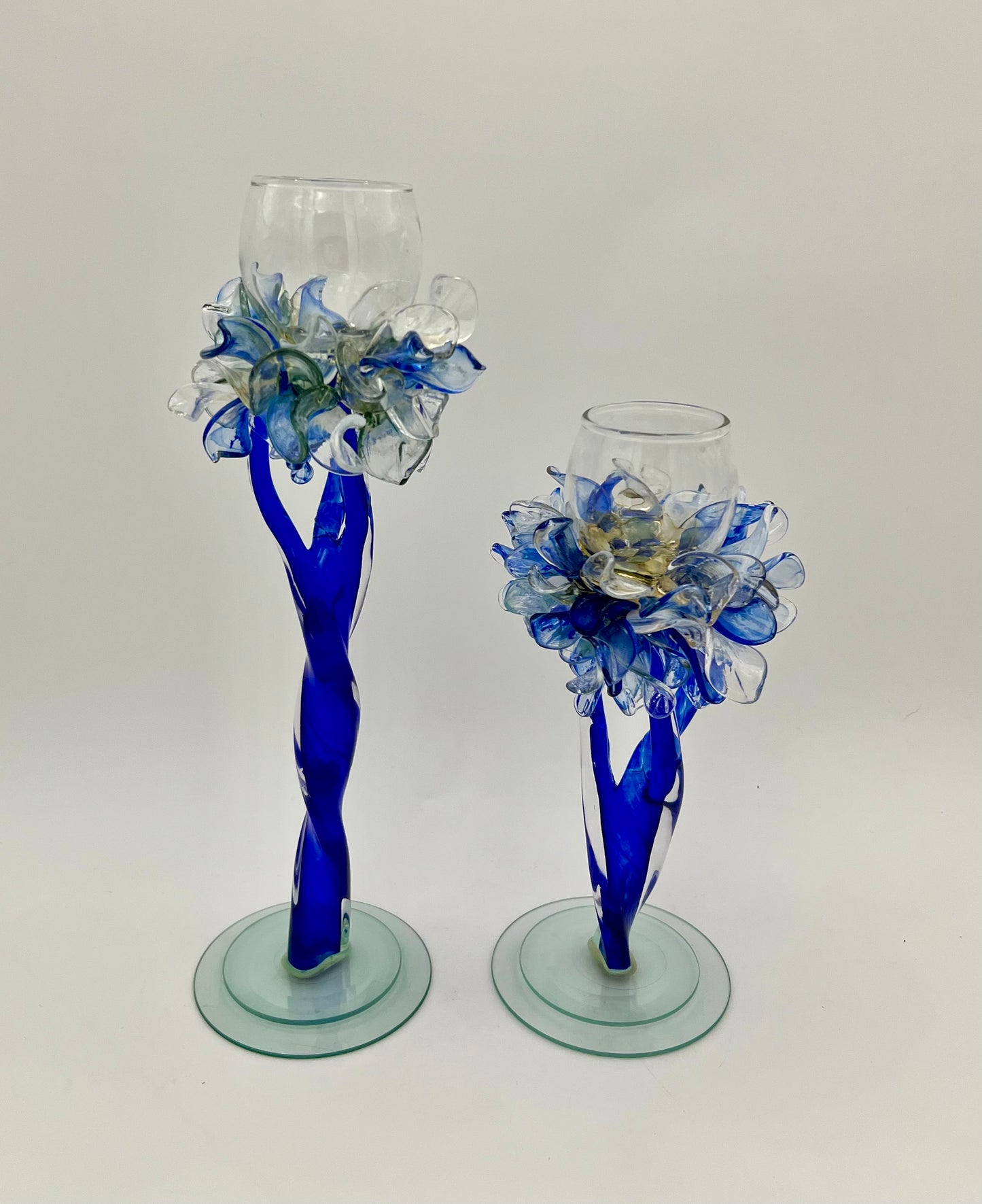 EXSQUISITE PAIR OF VINTAGE BLUE AND WHITE KROSNO GLASS CANDLE HOLDERS