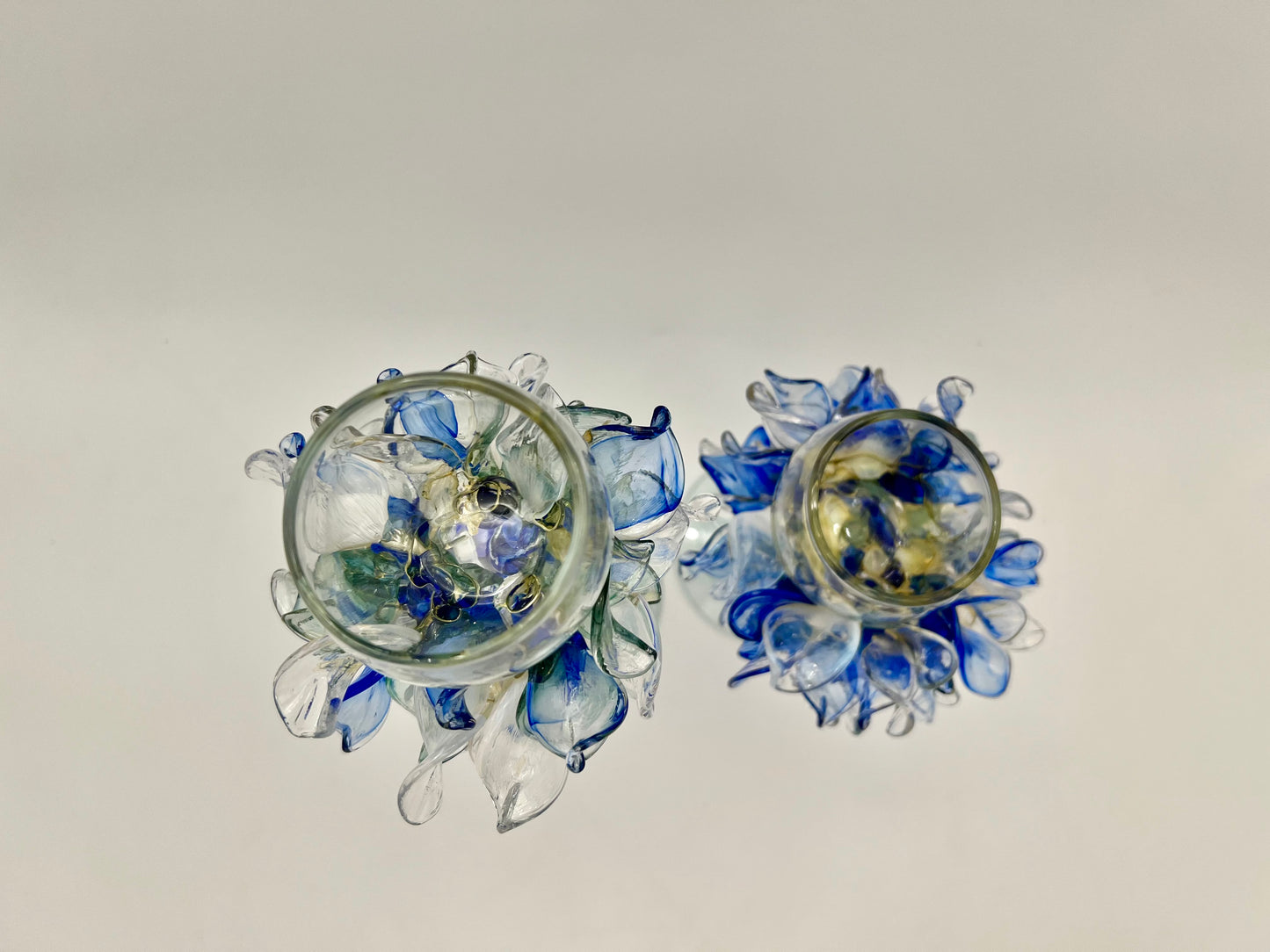 EXSQUISITE PAIR OF VINTAGE BLUE AND WHITE KROSNO GLASS CANDLE HOLDERS