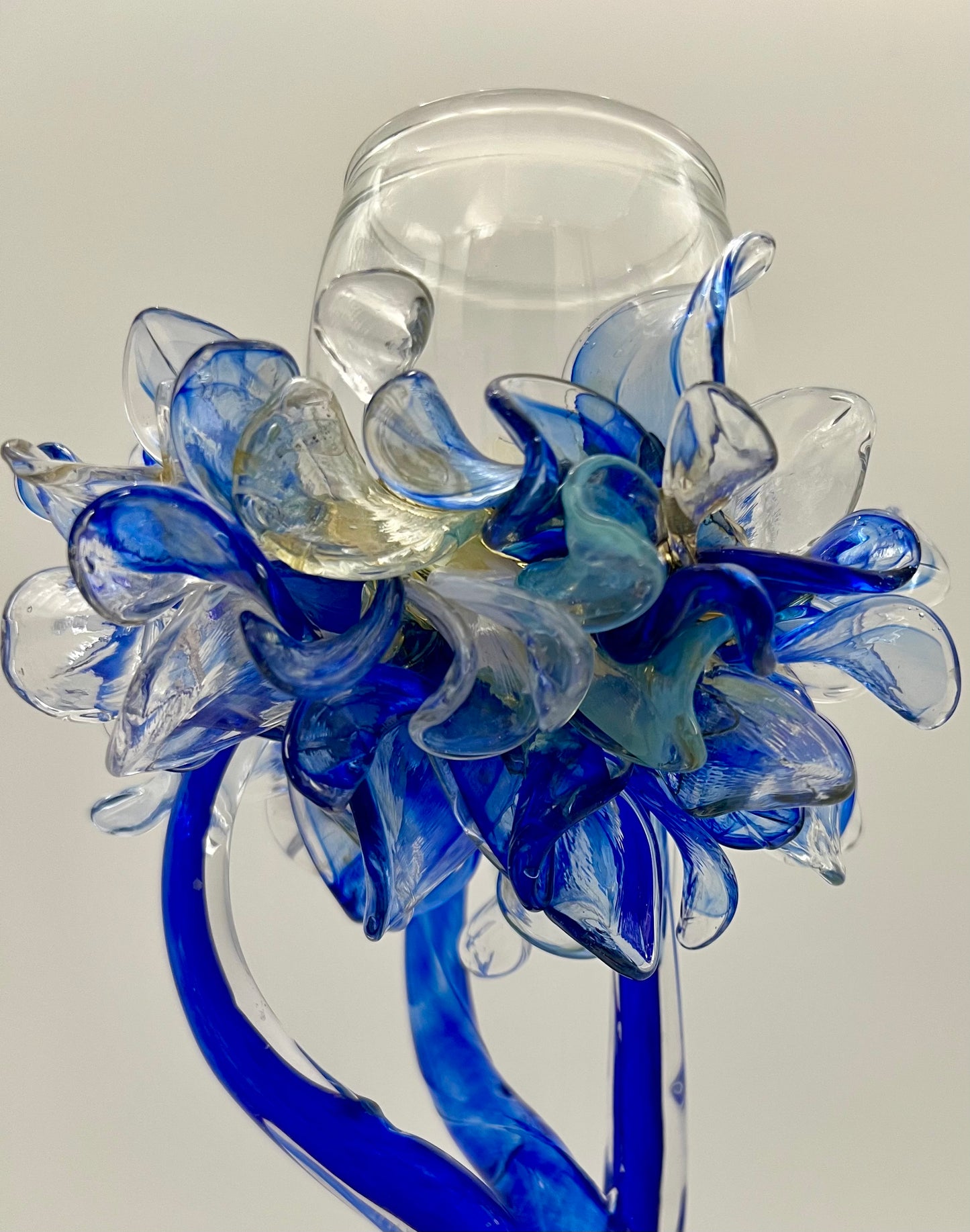 EXSQUISITE PAIR OF VINTAGE BLUE AND WHITE KROSNO GLASS CANDLE HOLDERS