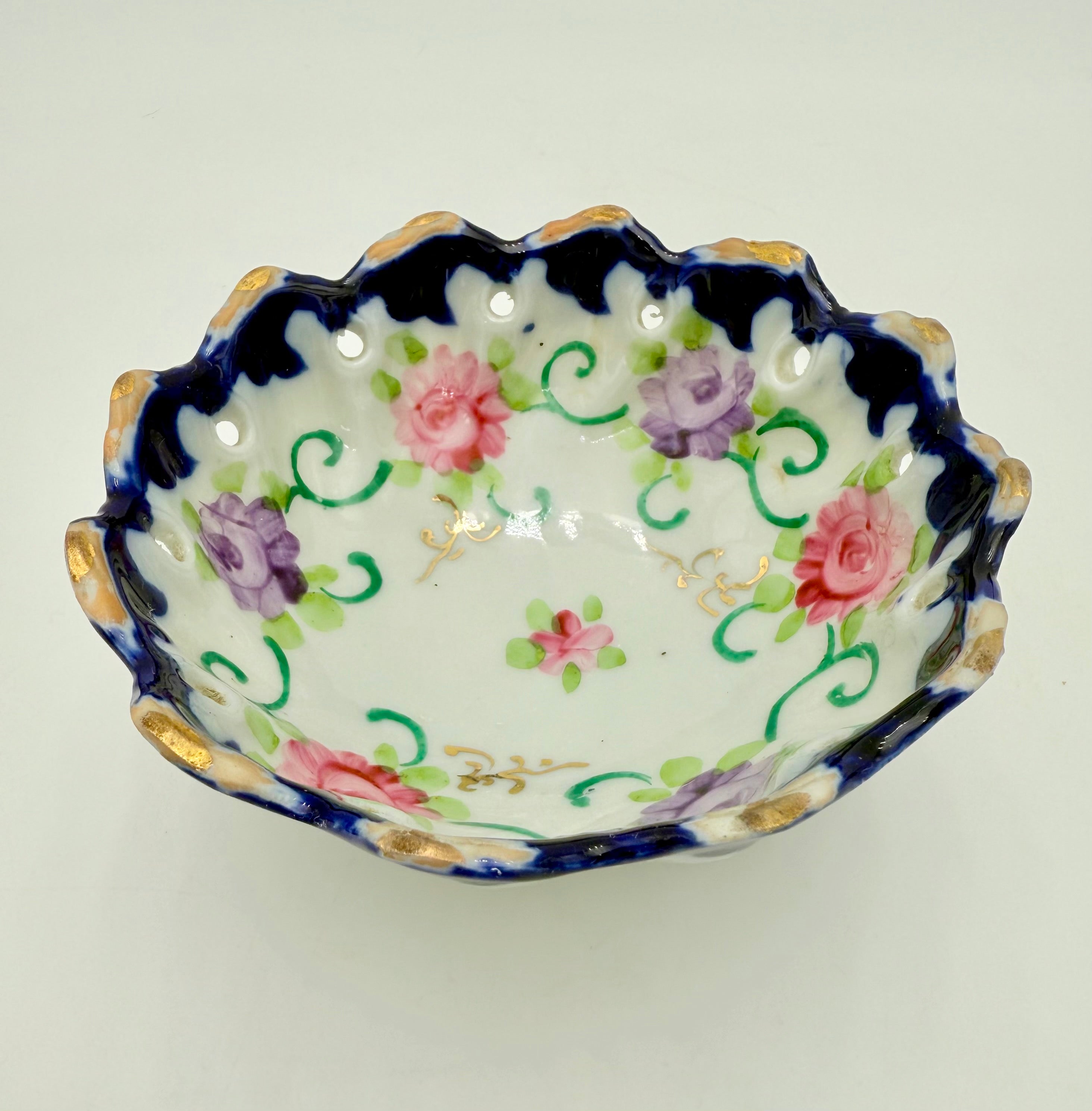 HAND-PAINTED RETICULATED COBALT FOOTED BOWL – MADE IN JAPAN (c.1920s)