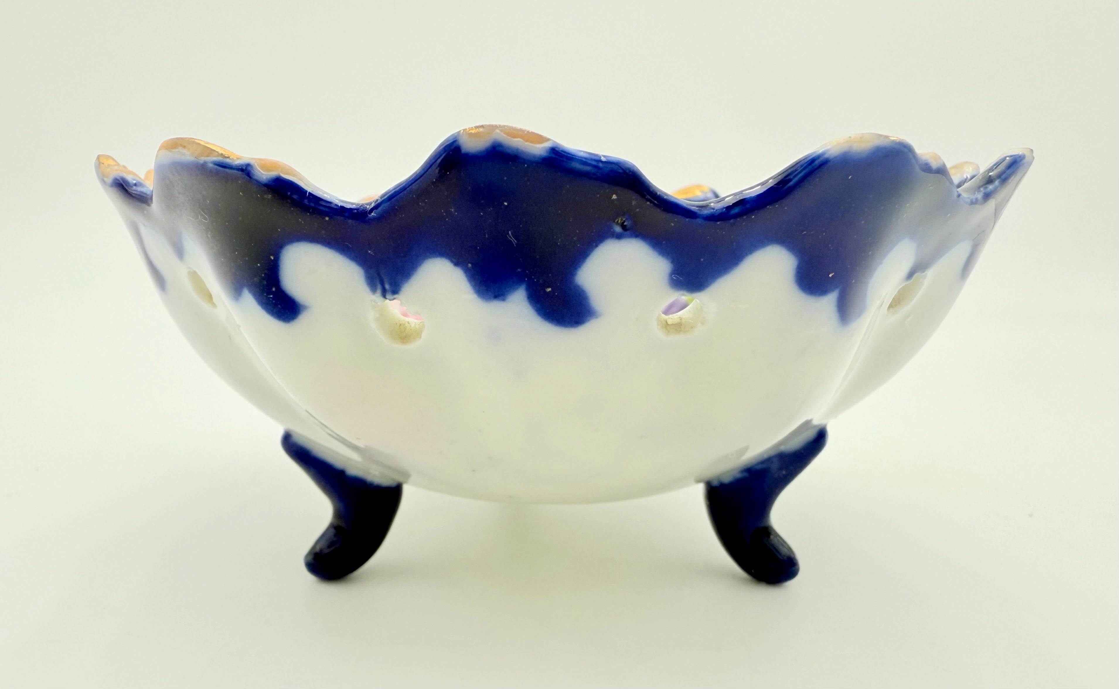HAND-PAINTED RETICULATED COBALT FOOTED BOWL – MADE IN JAPAN (c.1920s)