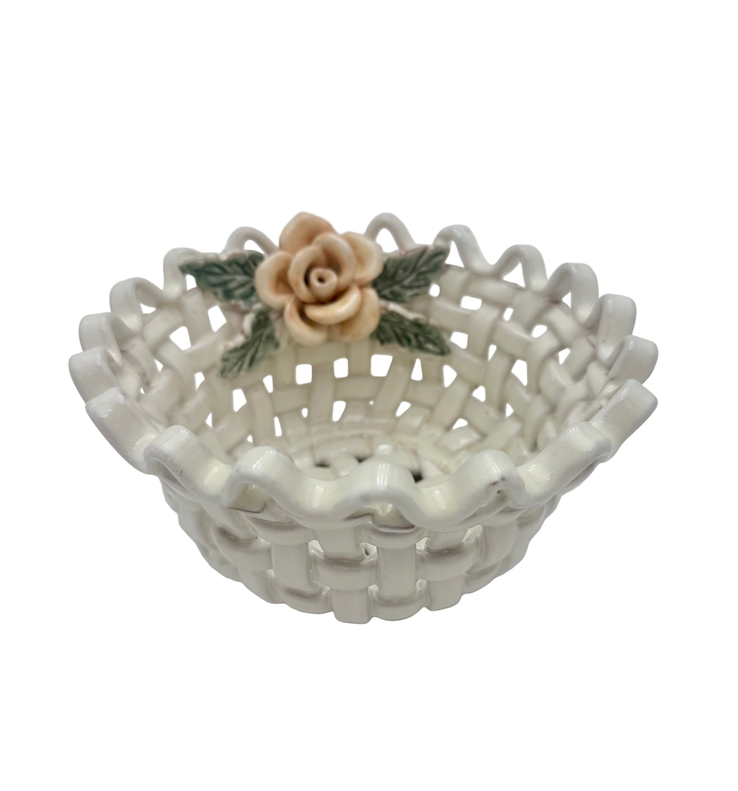 VINTAGE WHITE OPEN WEAVED WITH PEACH ROSE SCALLOPED RIM CERAMIC BOWL