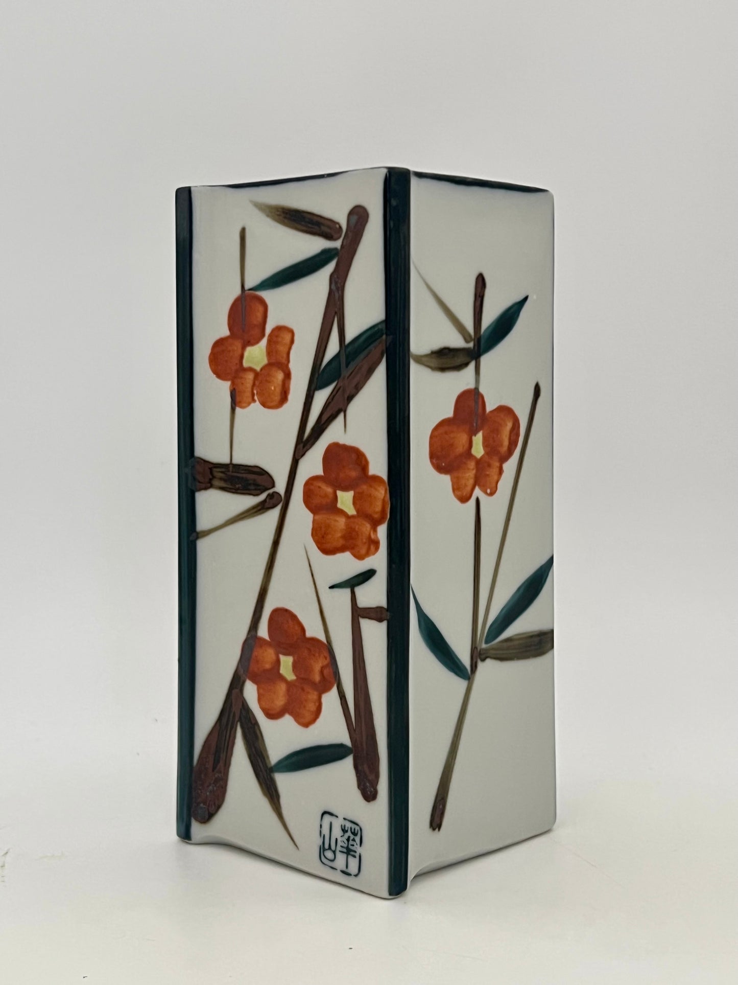 VINTAGE JAPANESE TOYO BAMBOO FLOWERS VASE