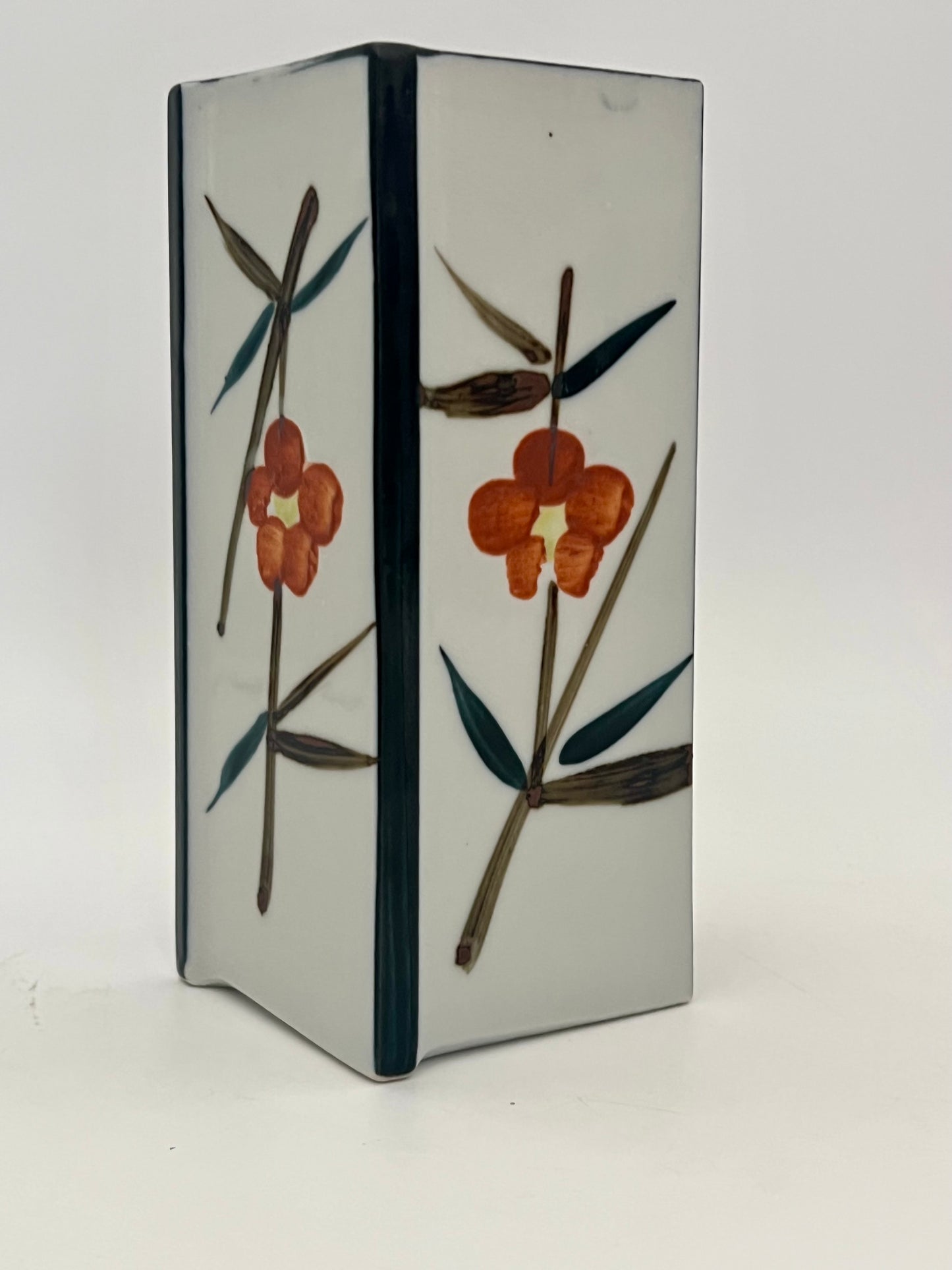 VINTAGE JAPANESE TOYO BAMBOO FLOWERS VASE