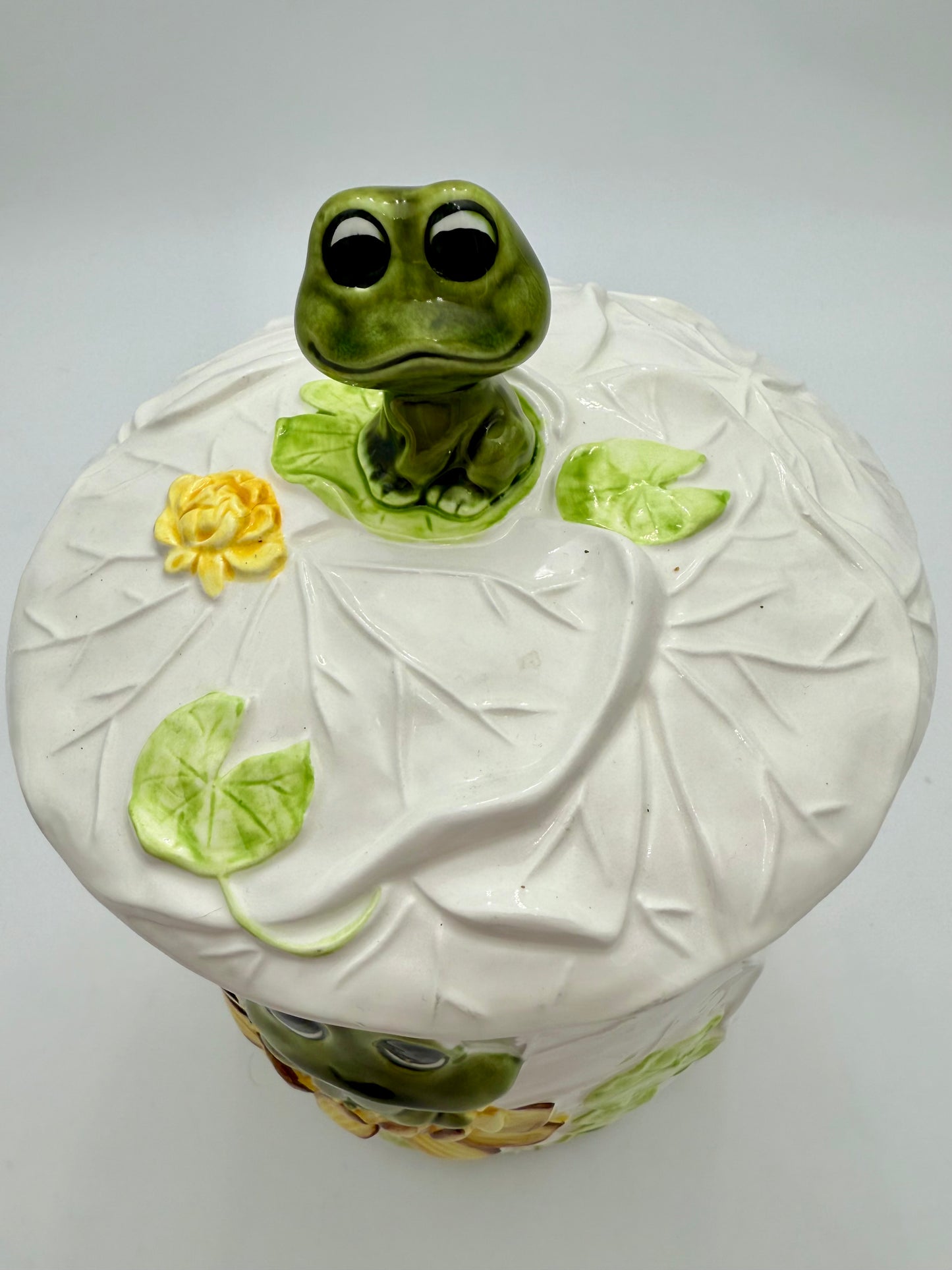 NEIL THE FROG COOKIE JAR — VINTAGE 1976 SEARS CERAMIC CANISTER — LILY PAD FROG KITCHEN DECOR