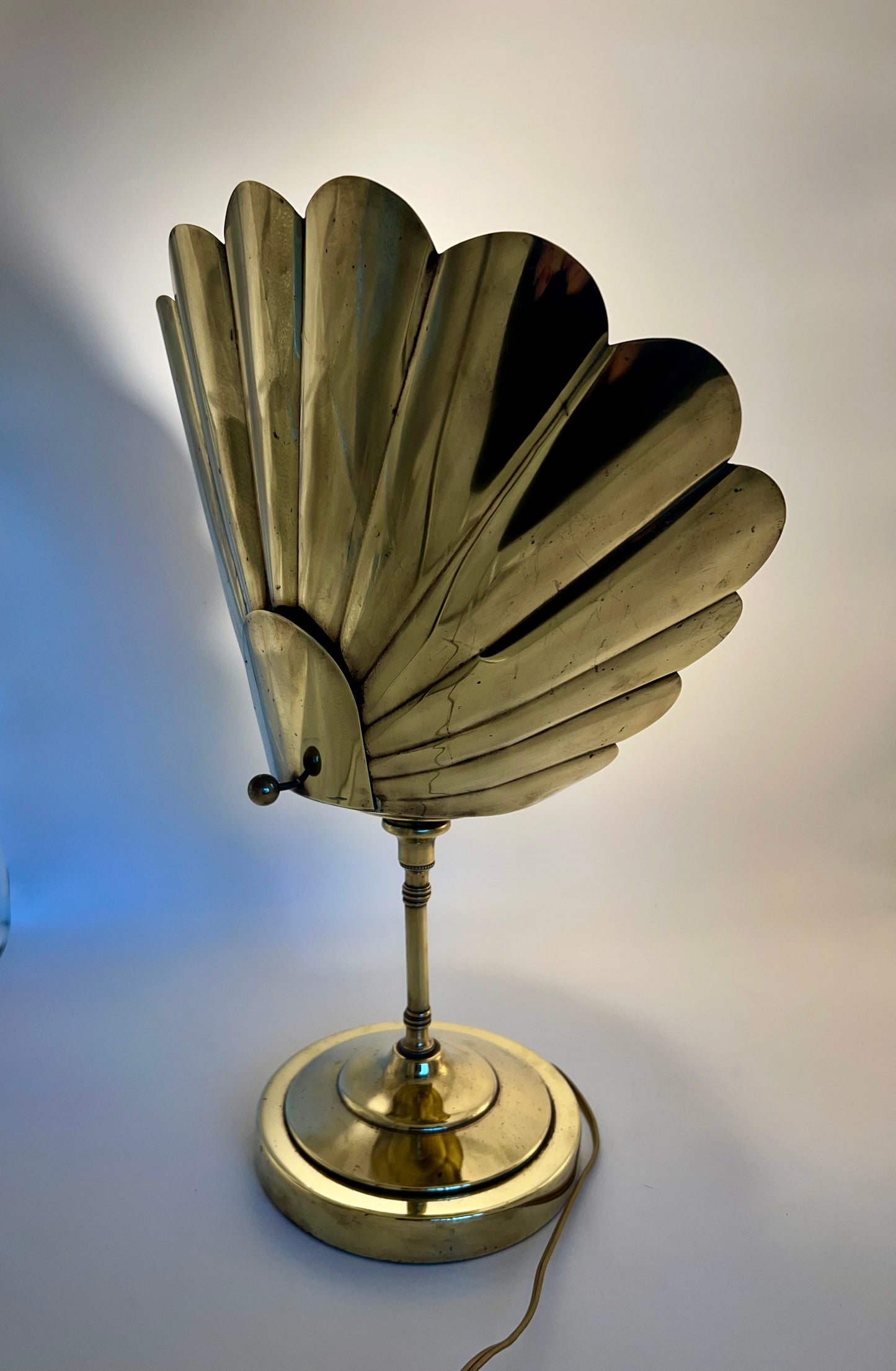 INCREDIBLY RARE ART DECO BRASS TABLE LAMP, CIRCA 1930s