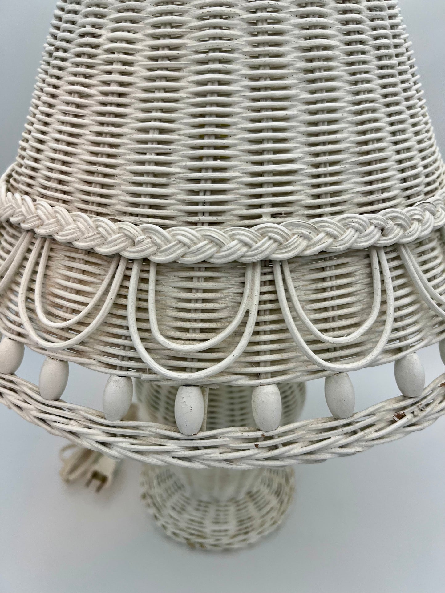 VINTAGE WHITE RATTAN LAMP