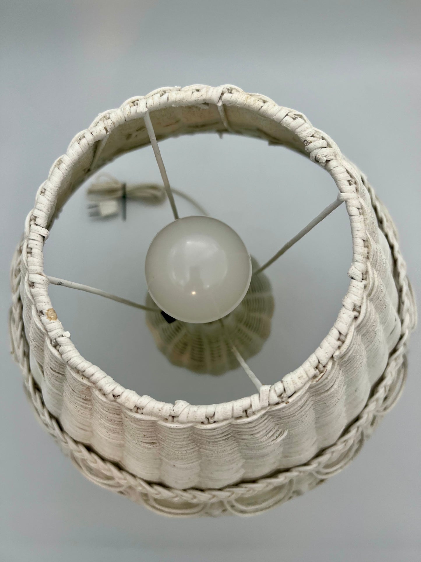 VINTAGE WHITE RATTAN LAMP