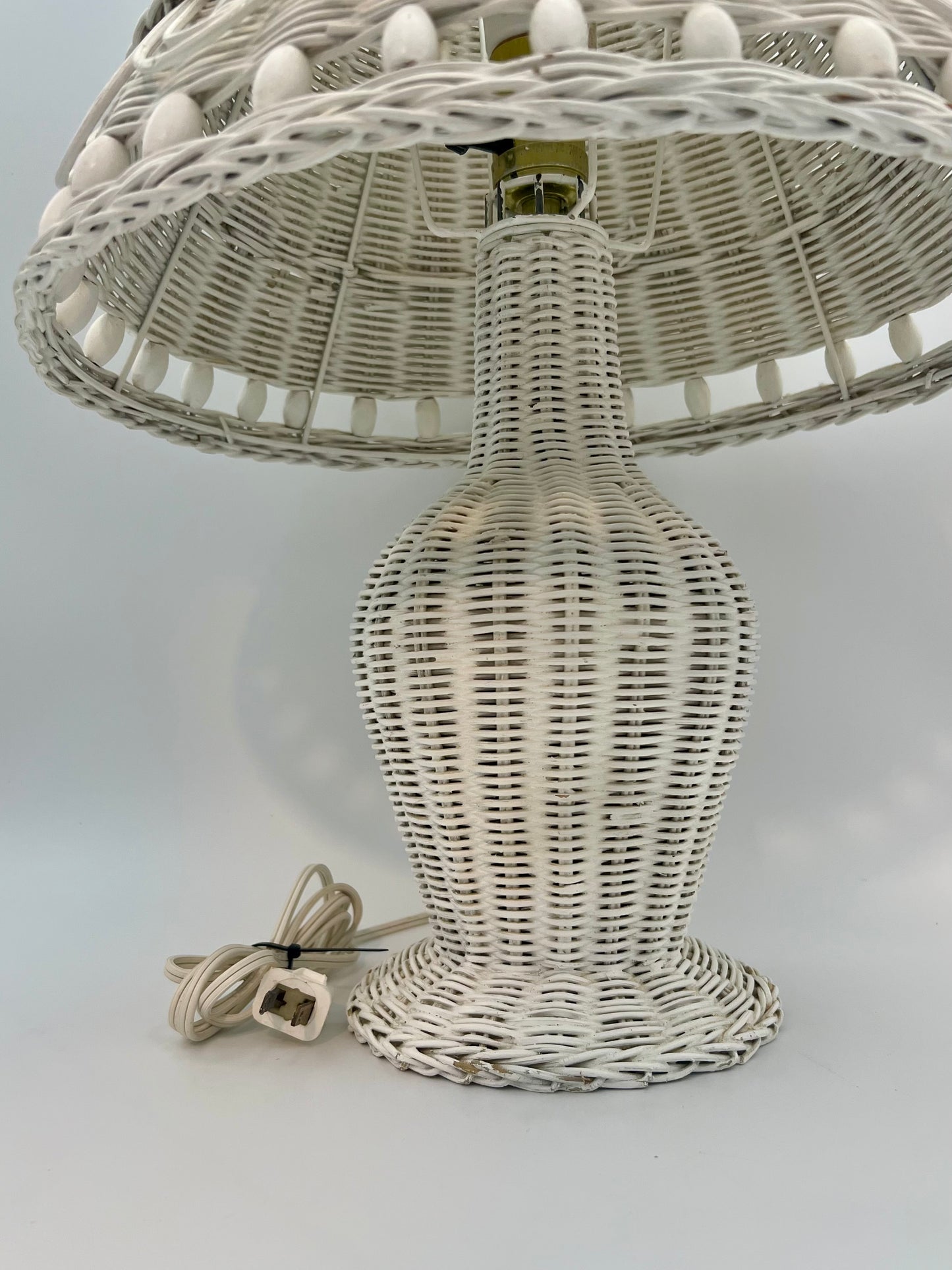 VINTAGE WHITE RATTAN LAMP