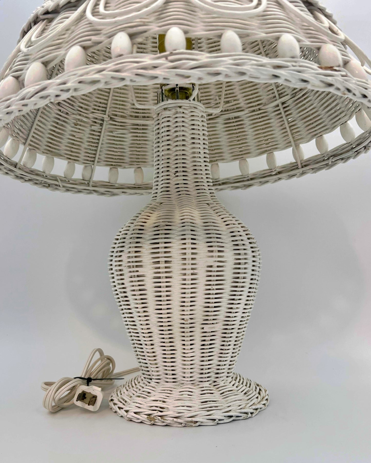 VINTAGE WHITE RATTAN LAMP