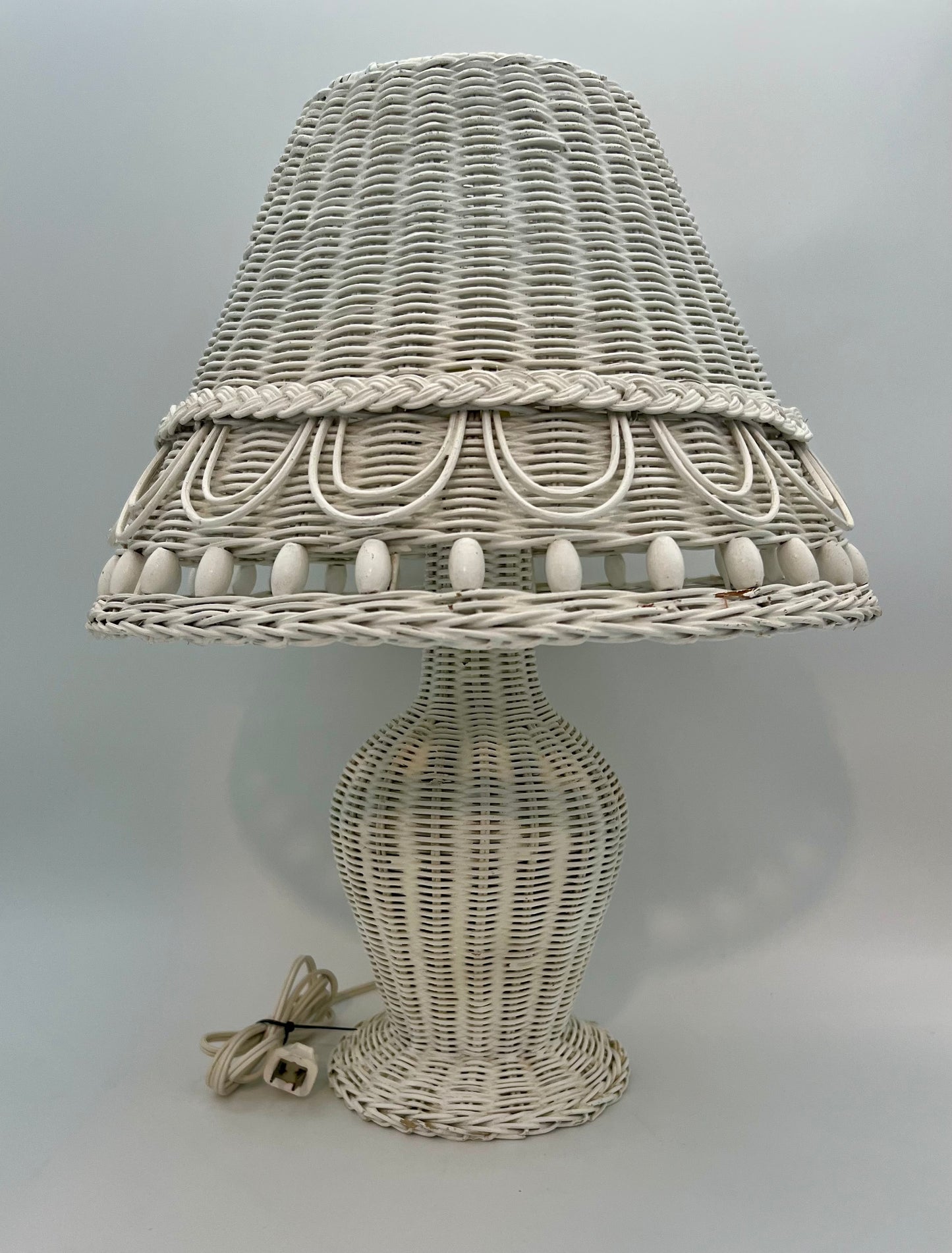 VINTAGE WHITE RATTAN LAMP
