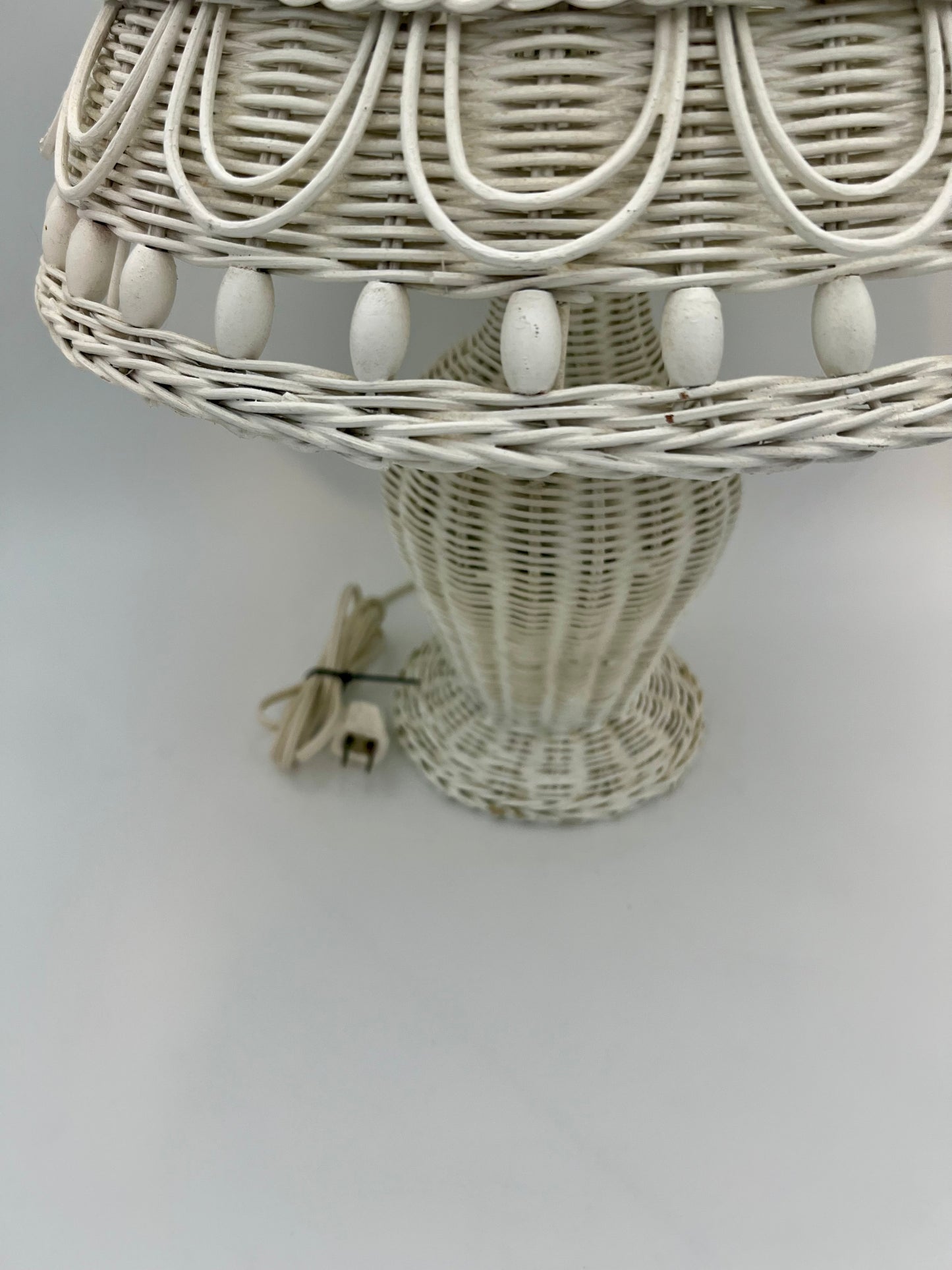 VINTAGE WHITE RATTAN LAMP