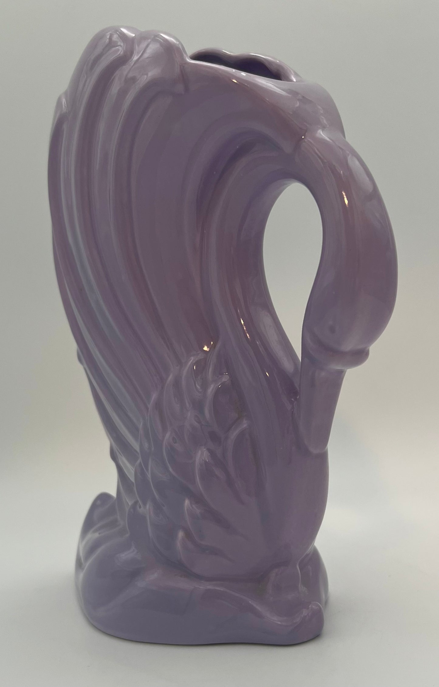 VINTAGE 1980s VOHANN OF CALIFORNIA LAVENDER SWAN VASE