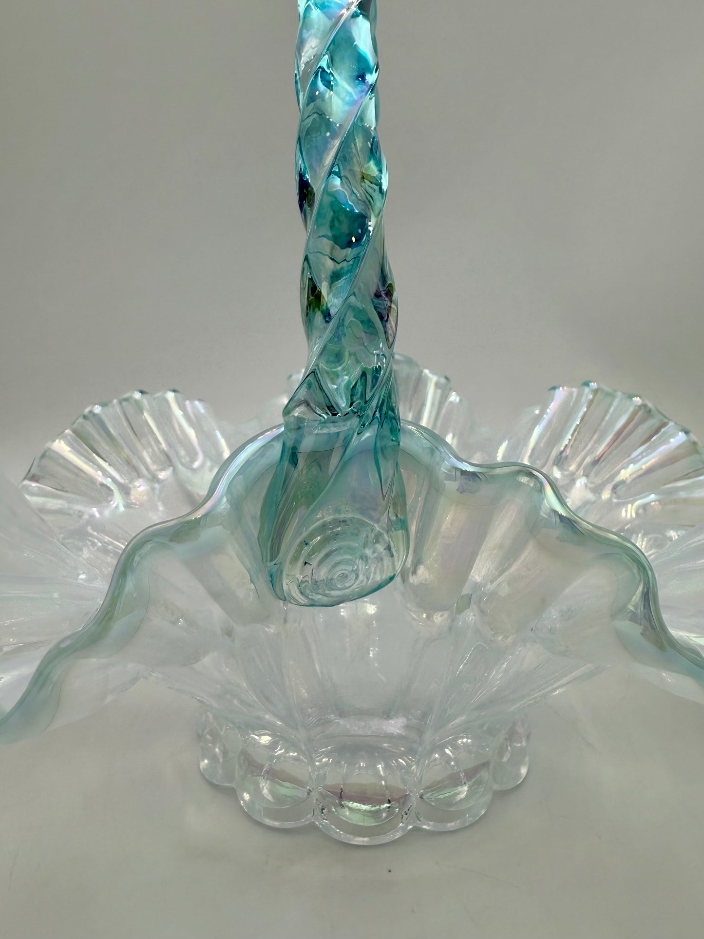 VINTAGE FENTON ART GLASS IRIDESCENT SCALLOPED LIGHT BLUE BASKET