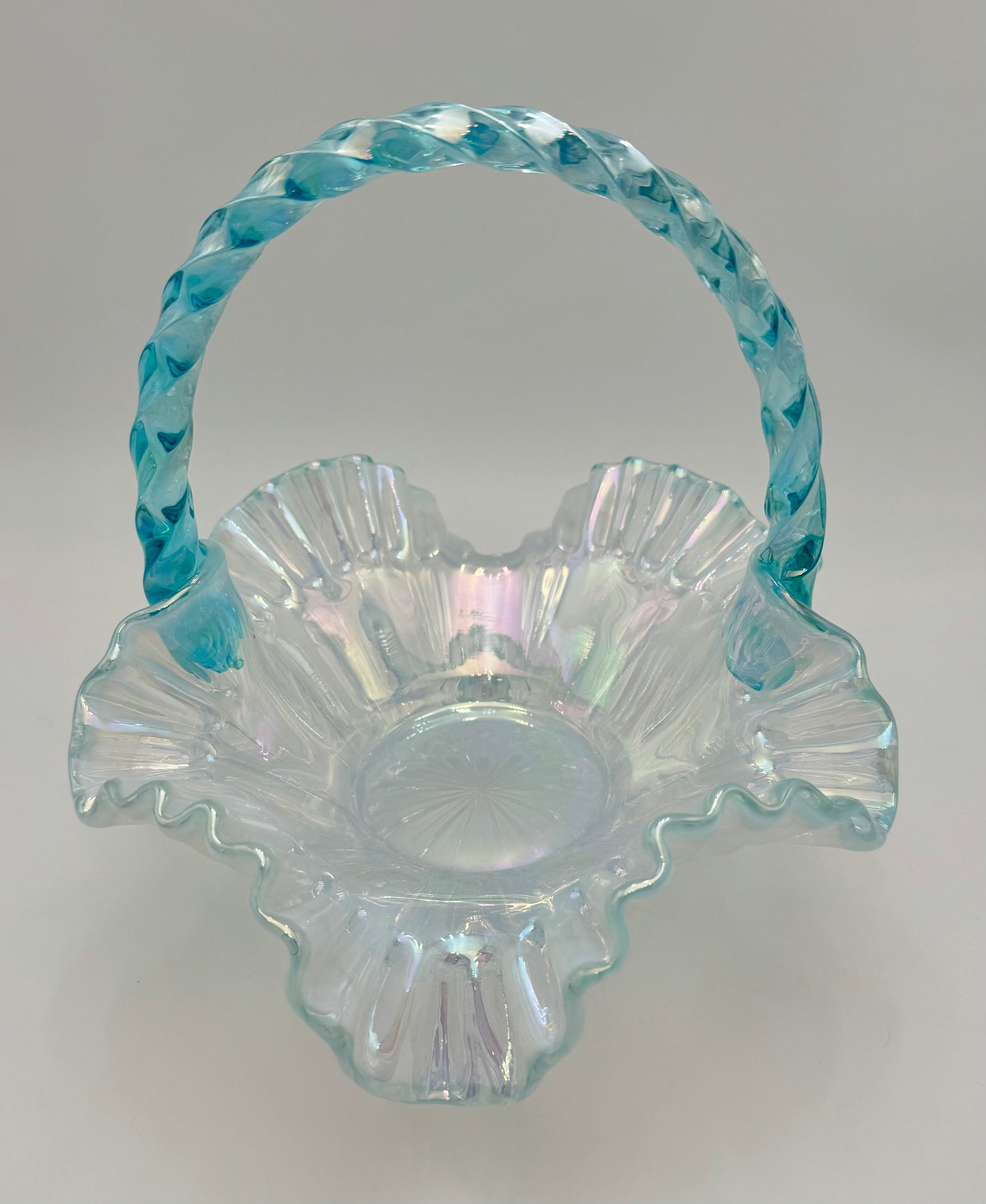 VINTAGE FENTON ART GLASS IRIDESCENT SCALLOPED LIGHT BLUE BASKET