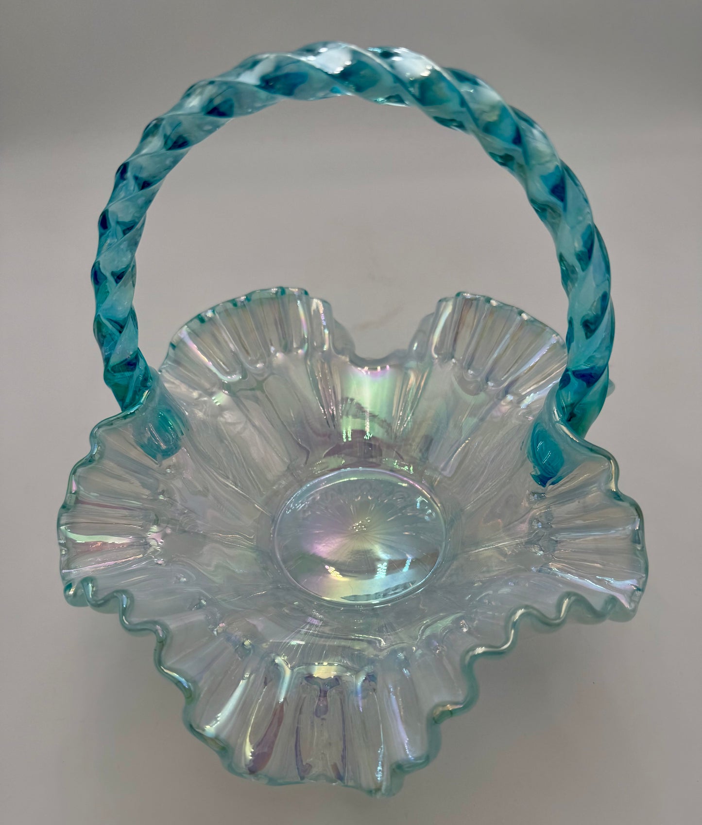 VINTAGE FENTON ART GLASS IRIDESCENT SCALLOPED LIGHT BLUE BASKET