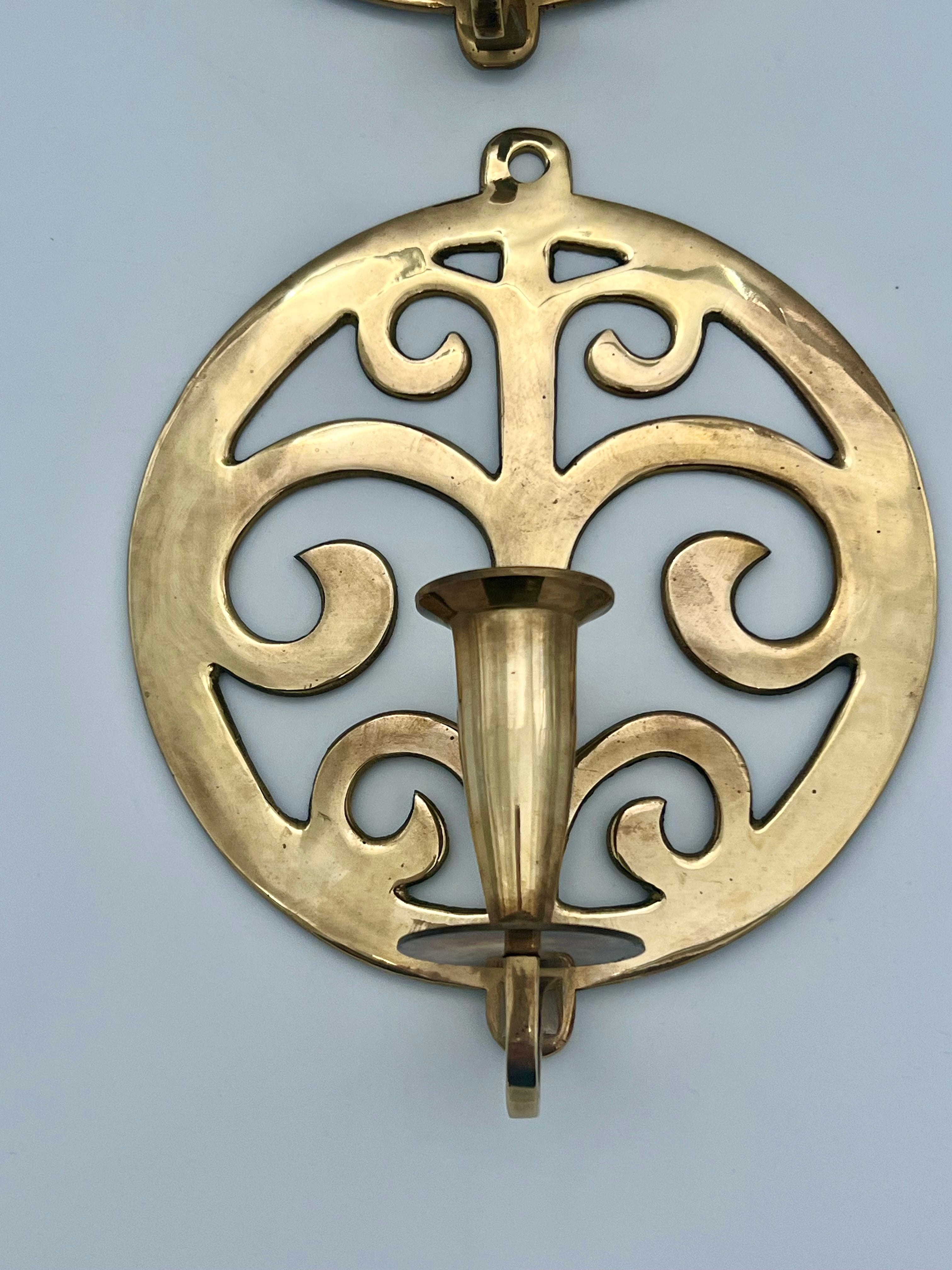 PAIR OF VINTAGE BRASS WALL SCONCES WITH SCROLL DESIGN