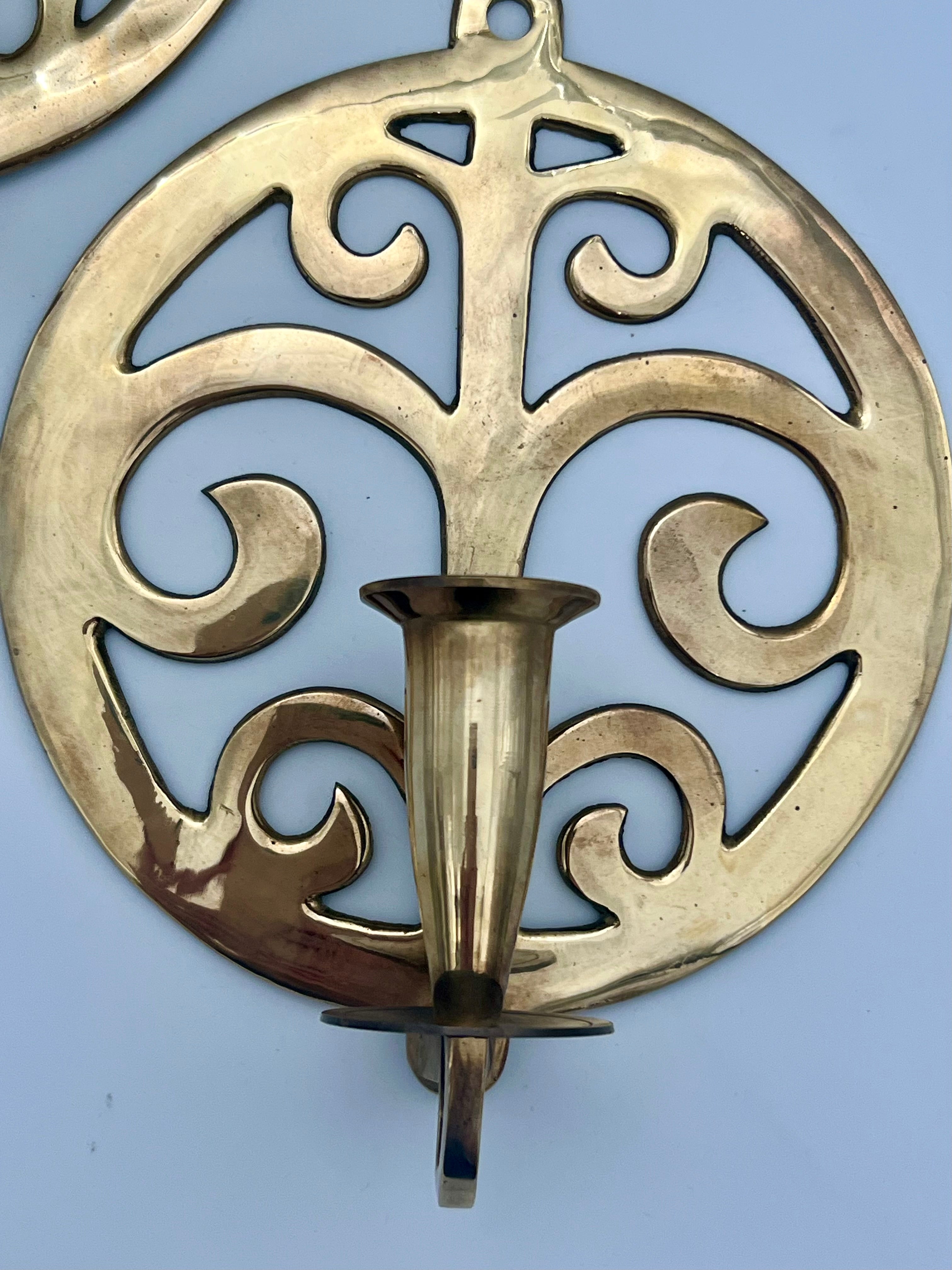 PAIR OF VINTAGE BRASS WALL SCONCES WITH SCROLL DESIGN
