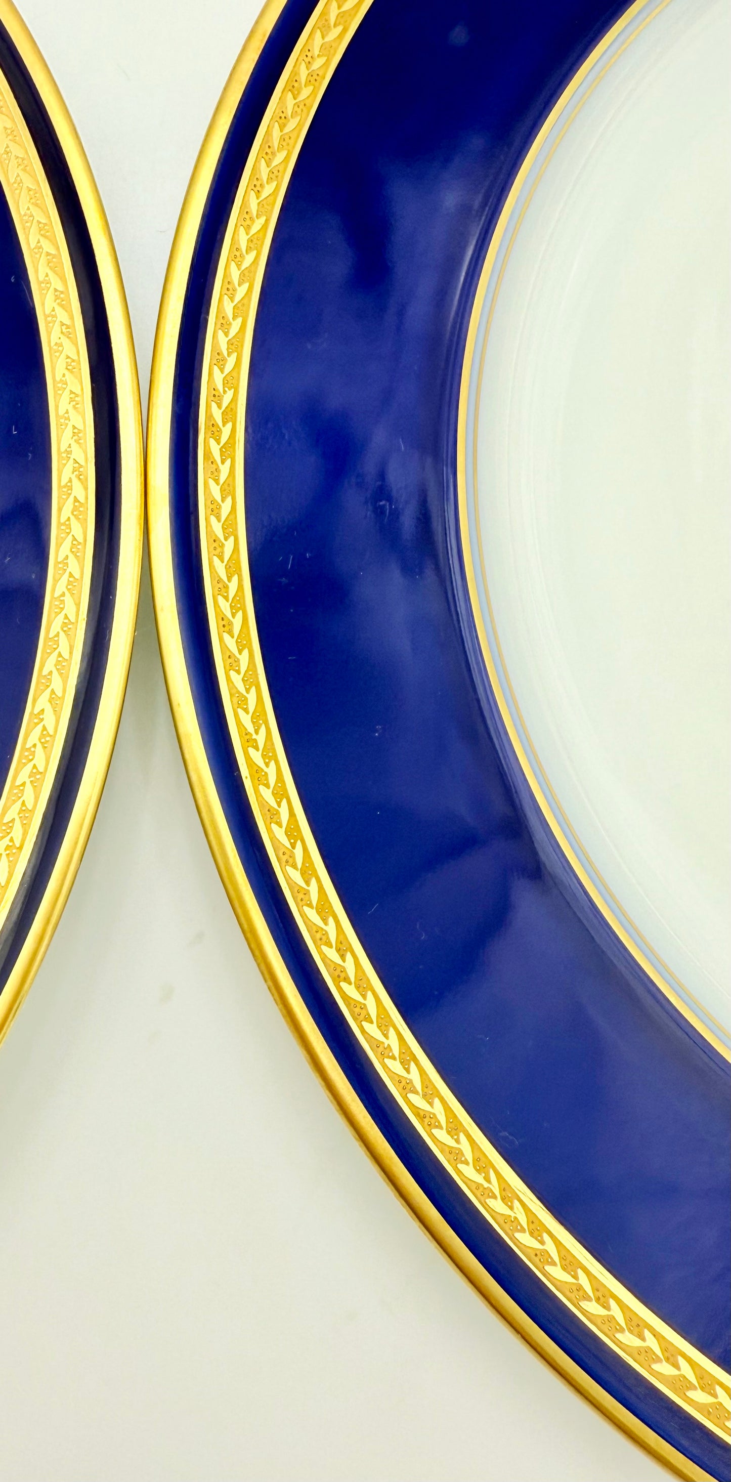 SET OF 4 MONARCH BY HUTSCHENREUTHER DINNER PLATES