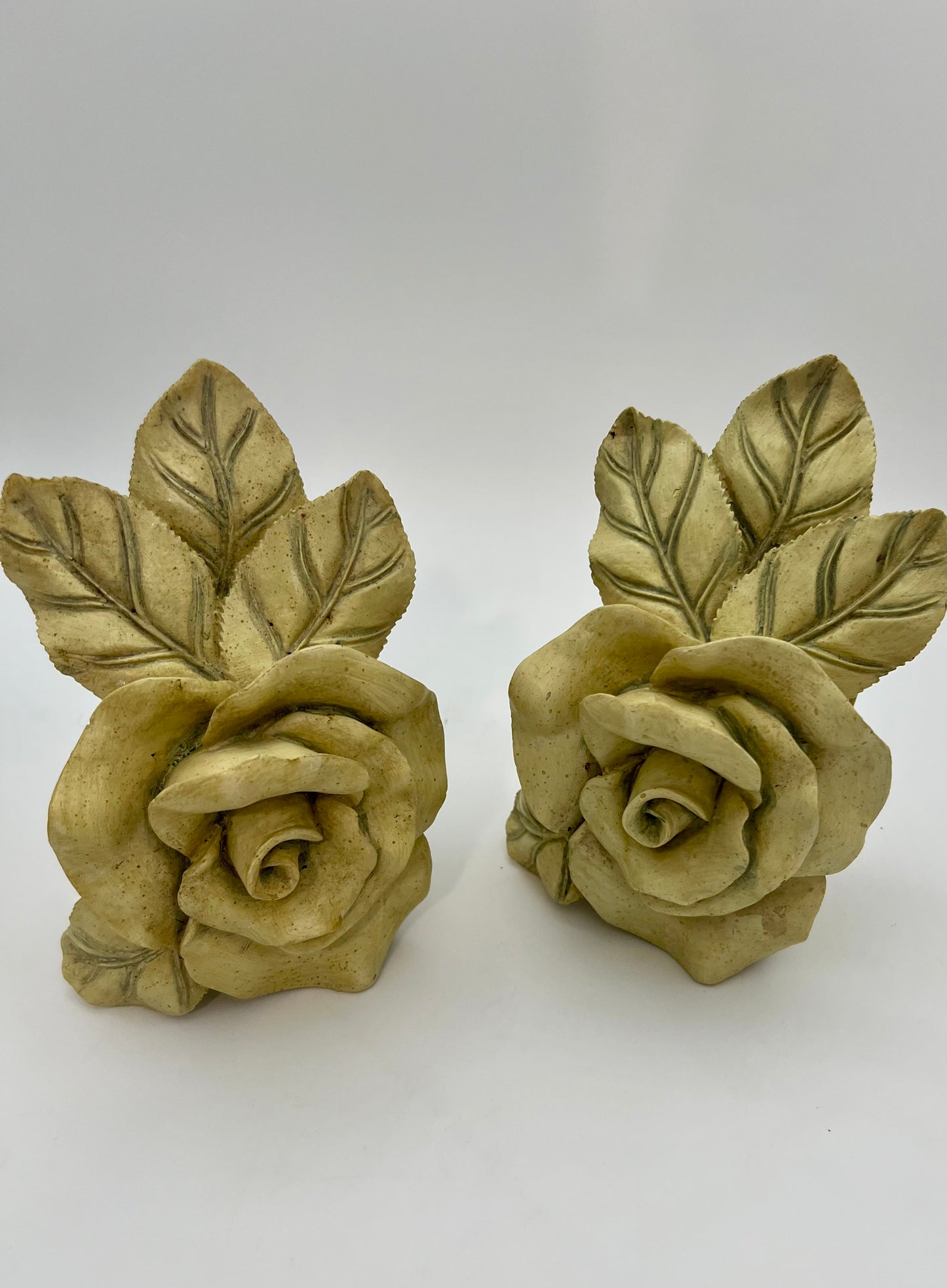VINTAGE PAIR OF MAGNOLIA FLOWERS DRAPERY CURTAIN SWAG HOLDERS