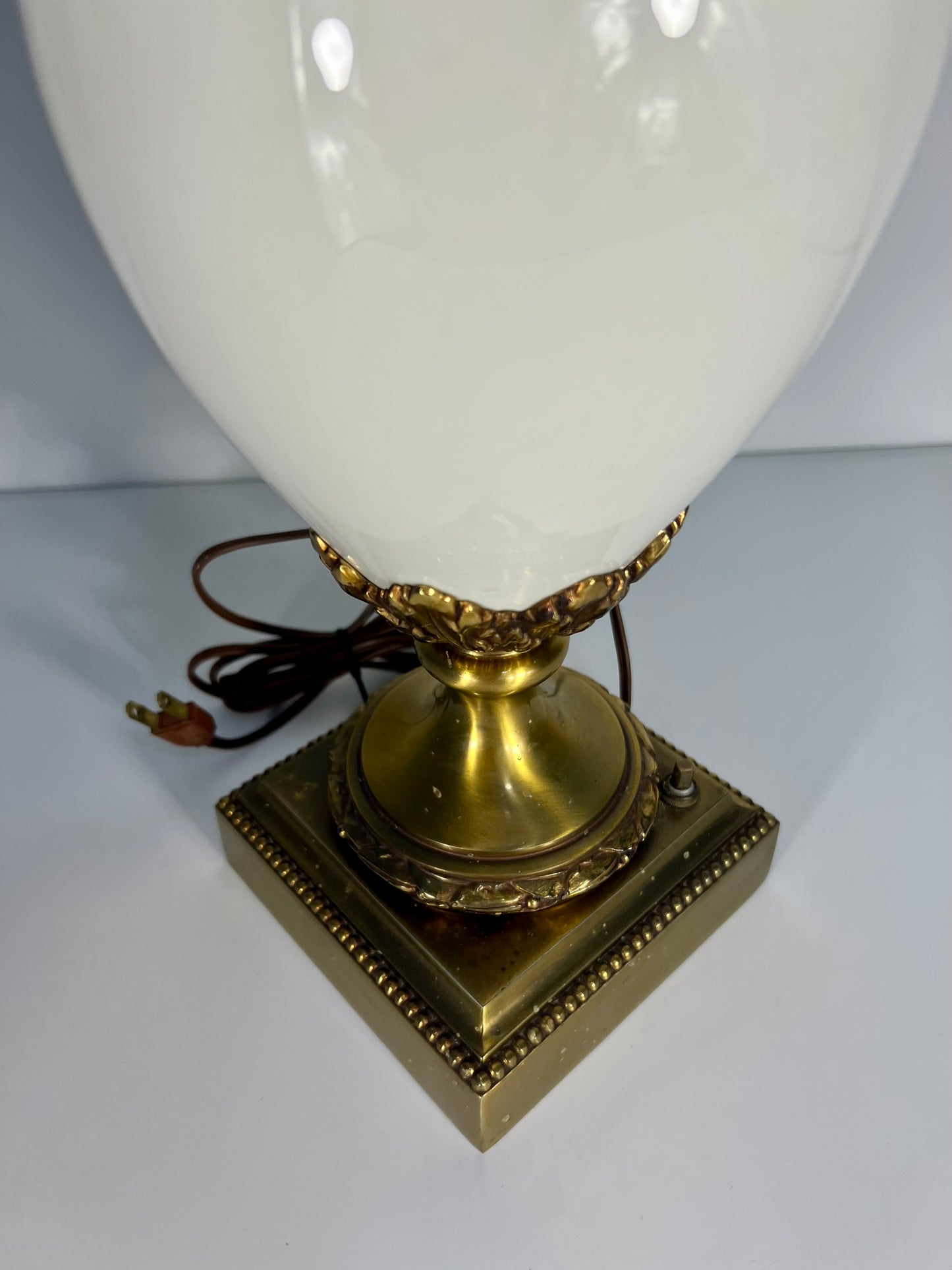VINTAGE STIFFEL CERAMIC AND BRASS TABLE LAMP