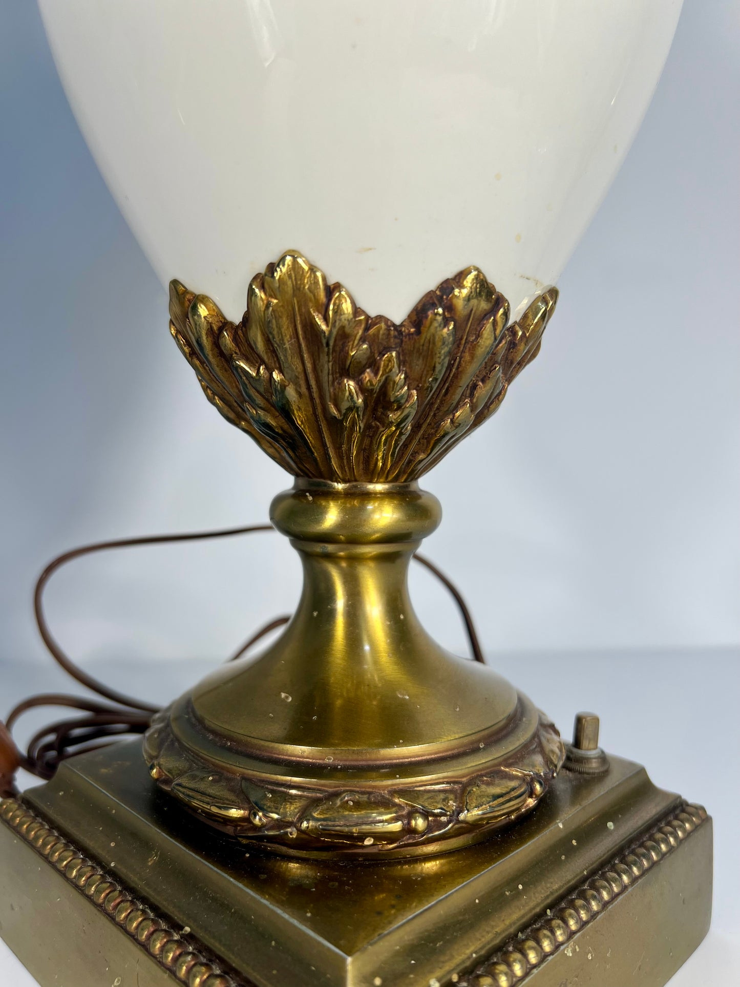 VINTAGE STIFFEL CERAMIC AND BRASS TABLE LAMP