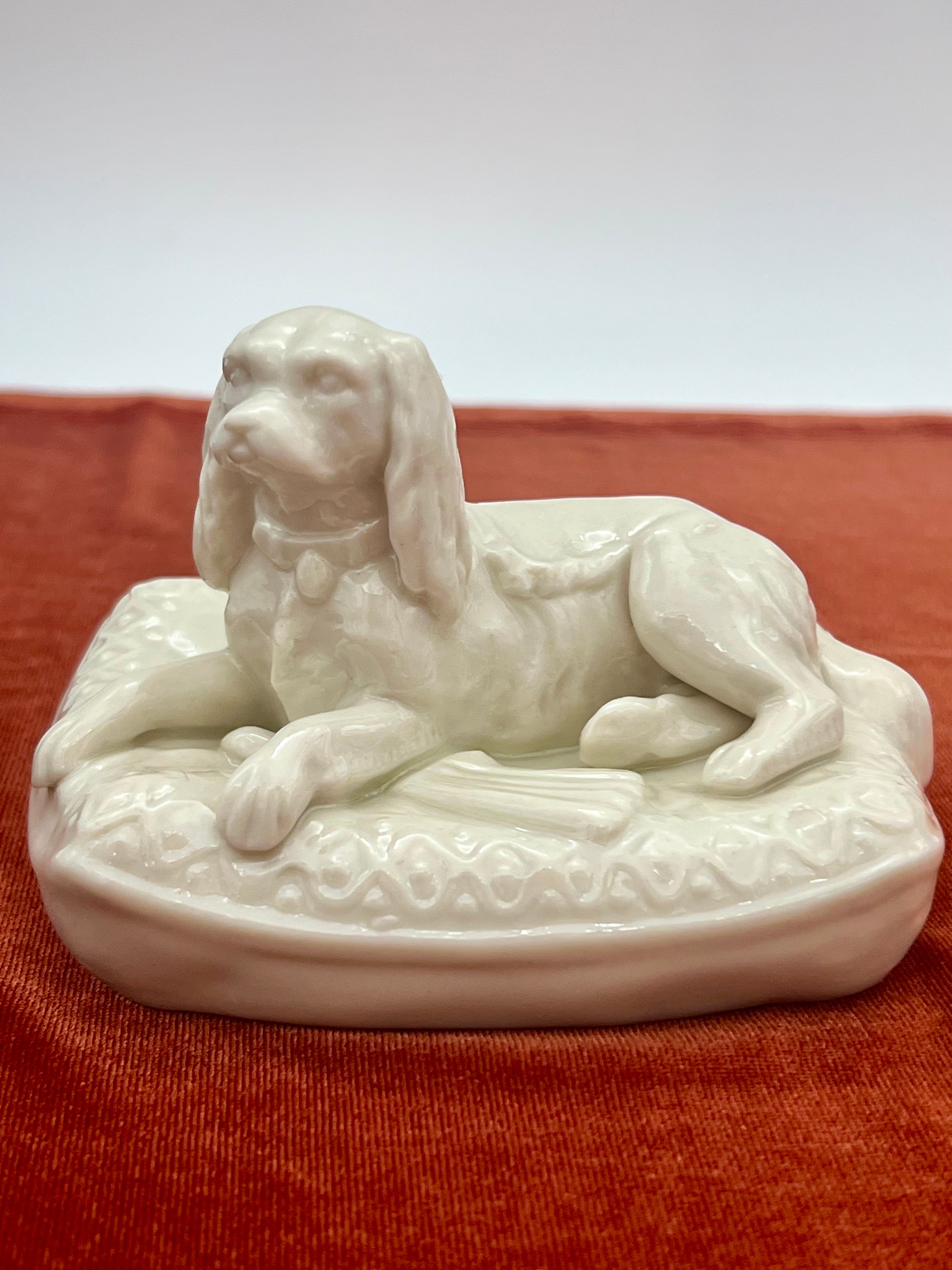 BELLEEK IRELAND PORCELAIN DOG ON PILLOW – 3RD GREEN MARK (1926–1946)