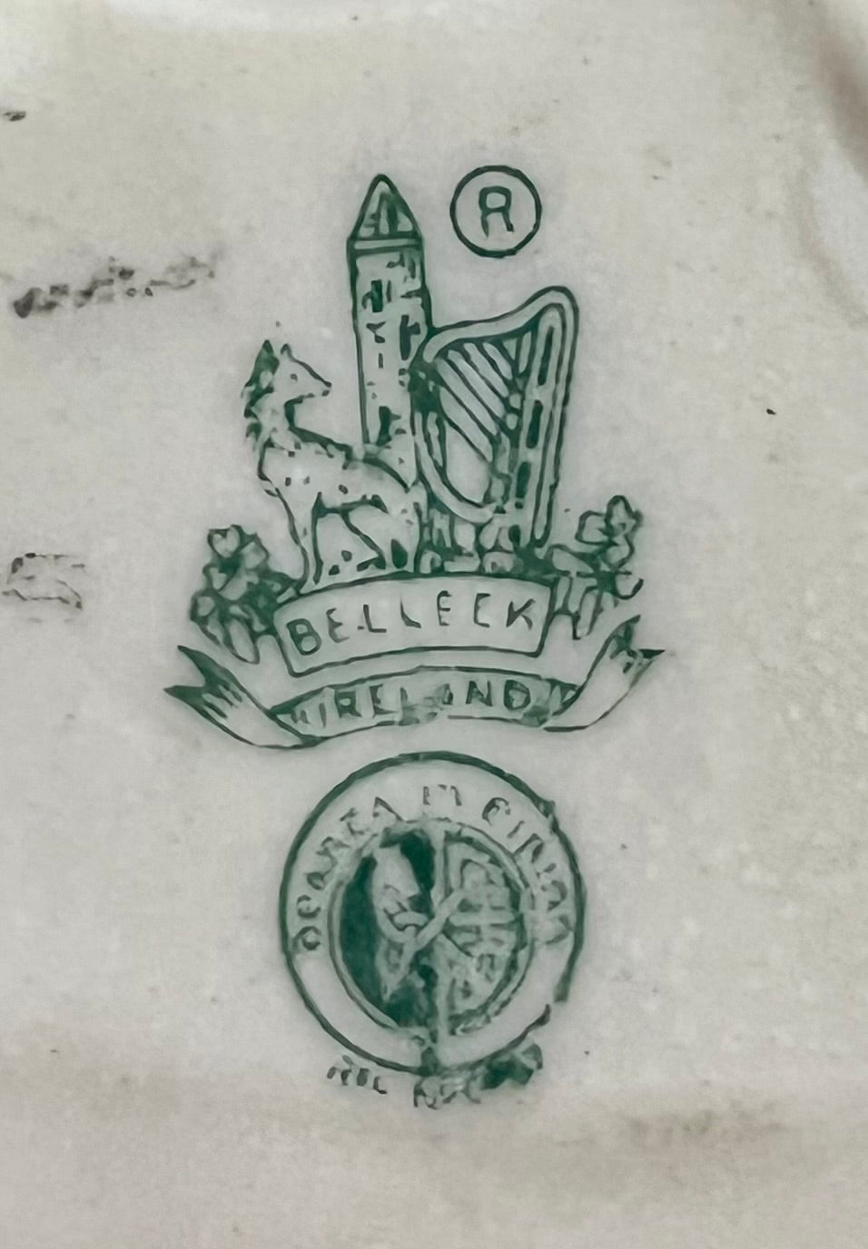 BELLEEK IRELAND PORCELAIN DOG ON PILLOW – 3RD GREEN MARK (1926–1946)
