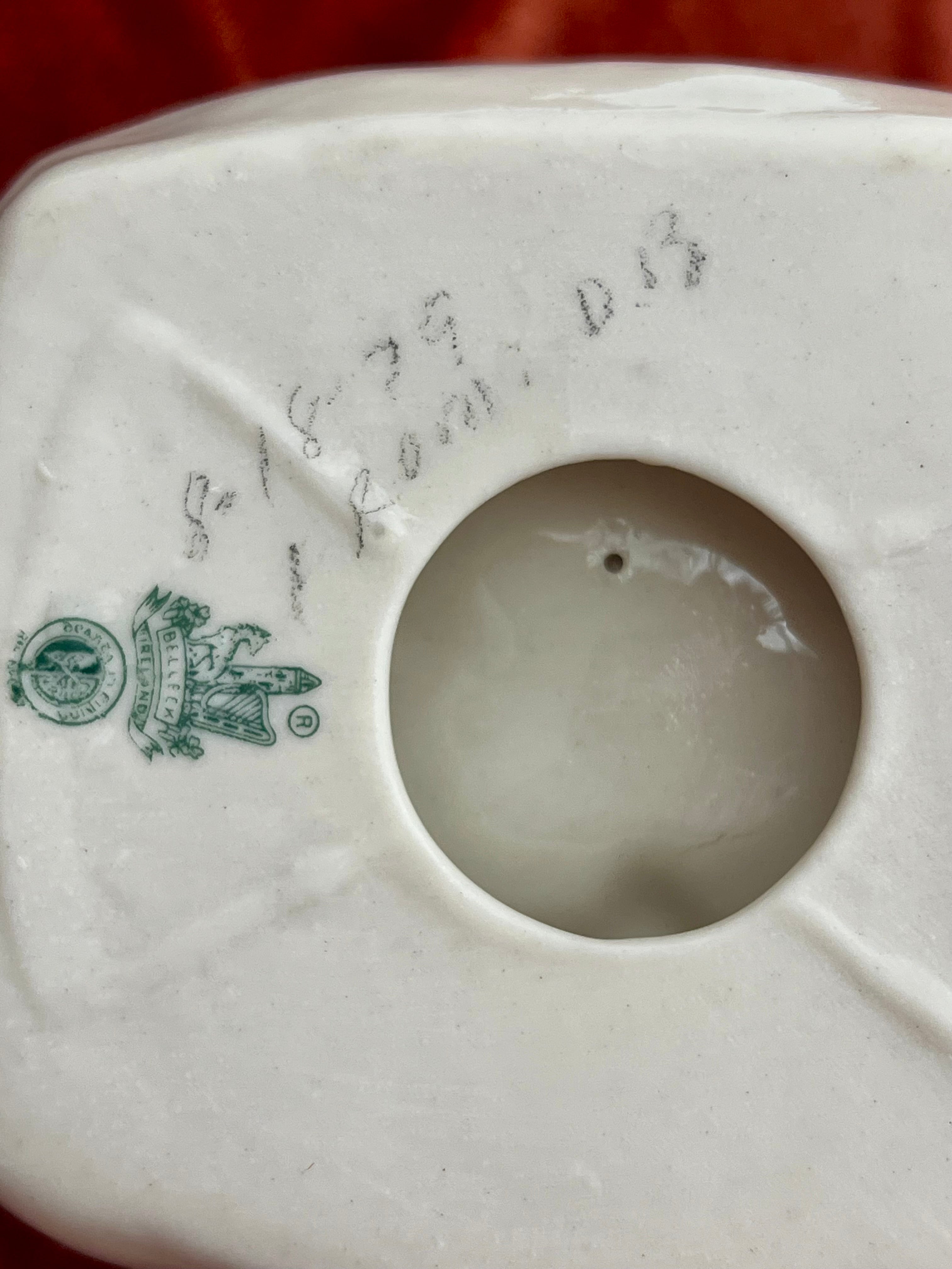 BELLEEK IRELAND PORCELAIN DOG ON PILLOW – 3RD GREEN MARK (1926–1946)