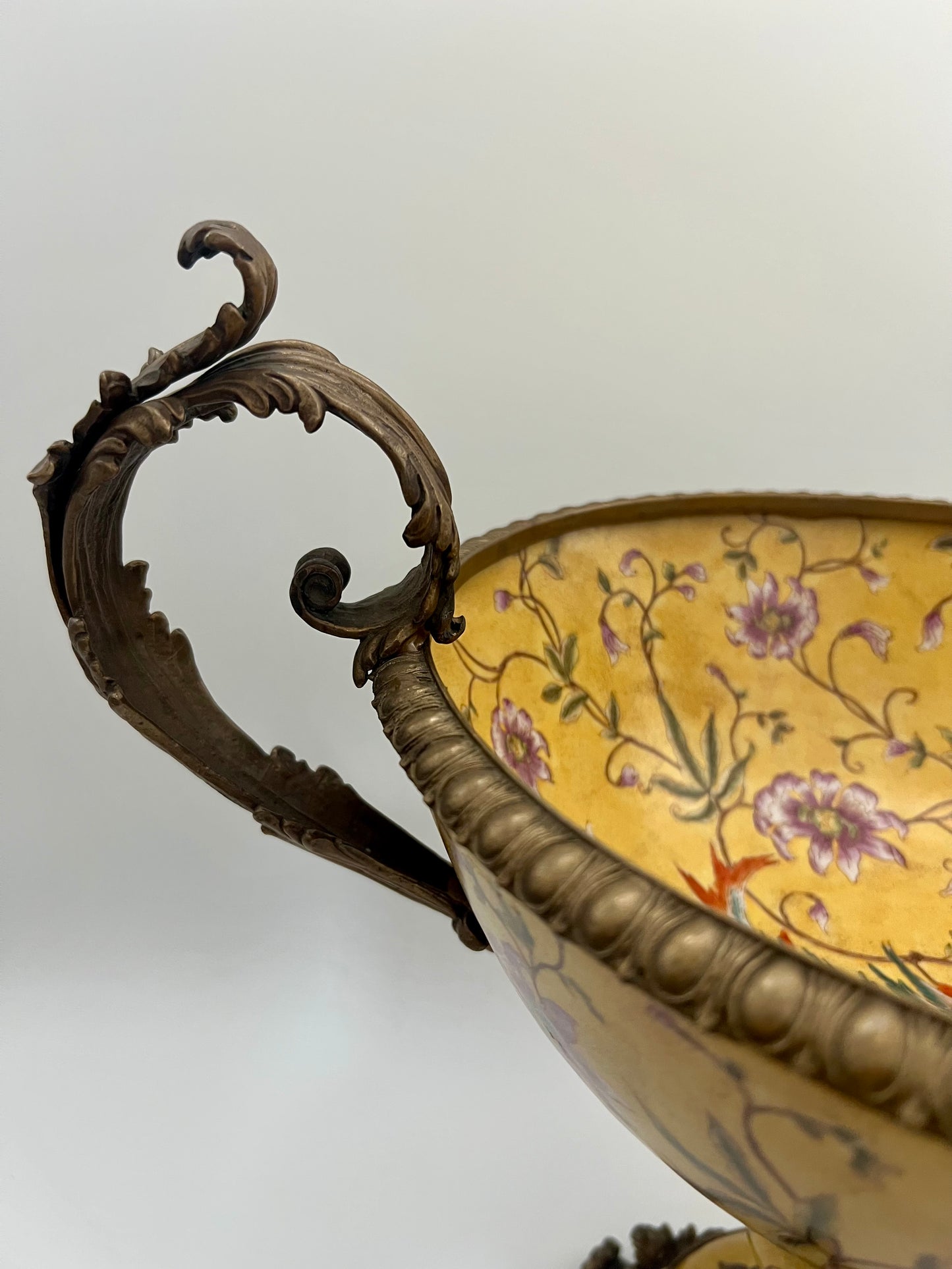 LUXURY MARK ROBERTS HAND-PAINTED PORCELAIN & BRONZE CENTERPIECE – 15.5″ TALL, HEAVY 11 LB DECORATIVE STATEMENT BOWL – FREE SHIPPING