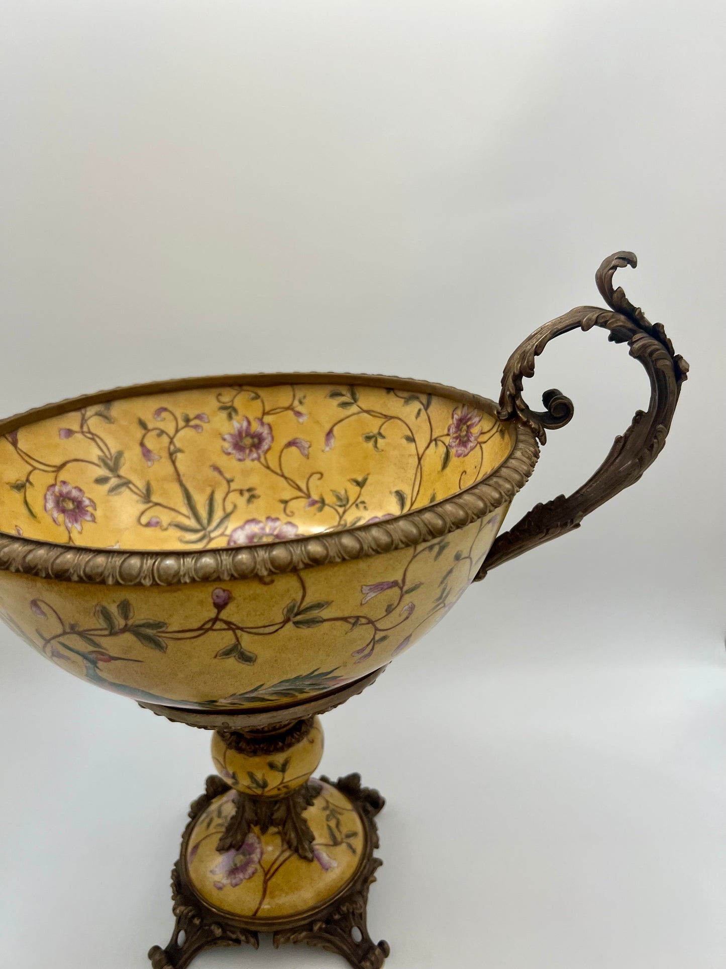 LUXURY MARK ROBERTS HAND-PAINTED PORCELAIN & BRONZE CENTERPIECE – 15.5″ TALL, HEAVY 11 LB DECORATIVE STATEMENT BOWL – FREE SHIPPING