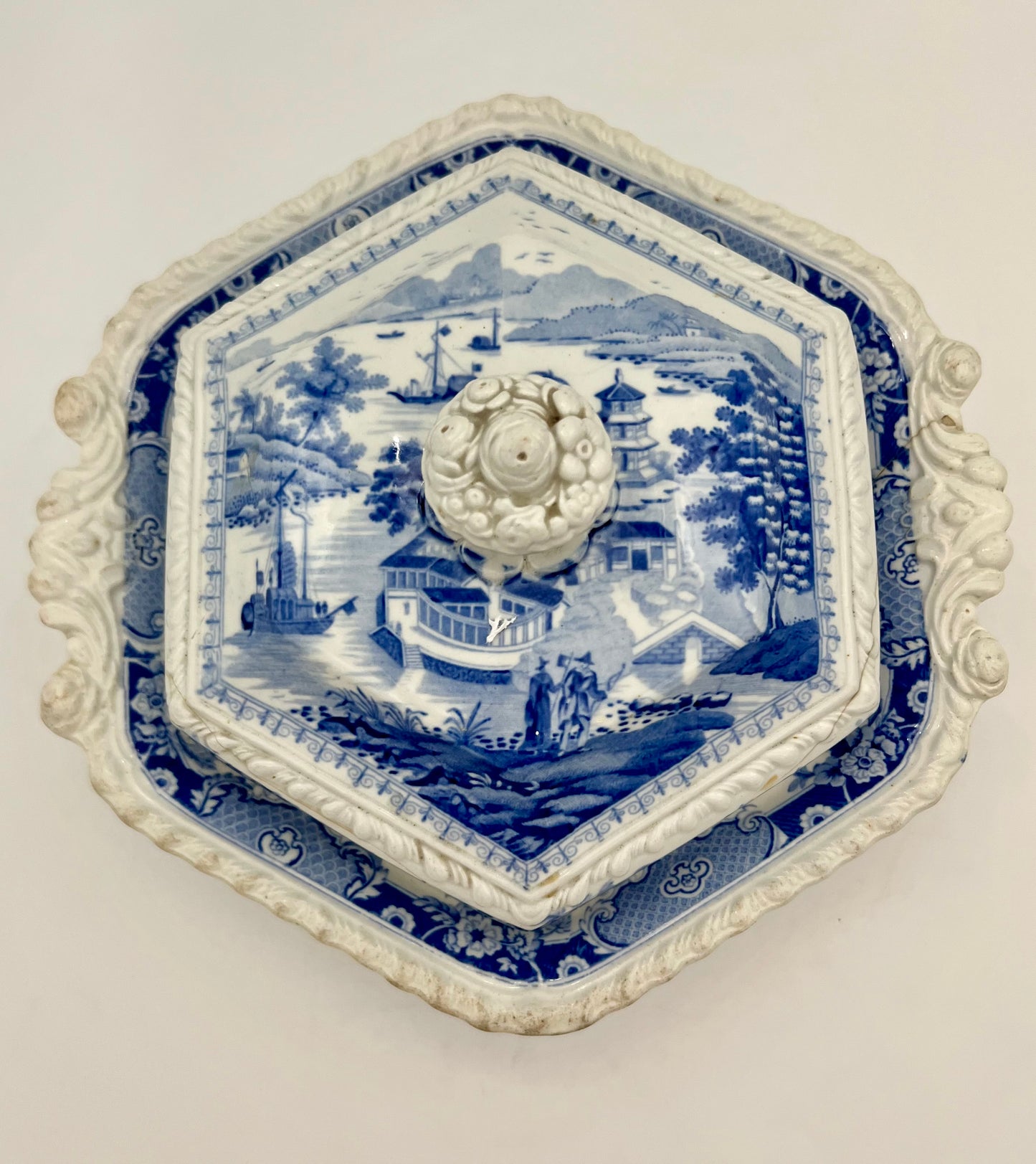 GEORGIAN BLUE AND WHITE RIDGEWAY INDIAN TEMPLE HEXAGON COVERED SERVING DISH, CIRCA 1820