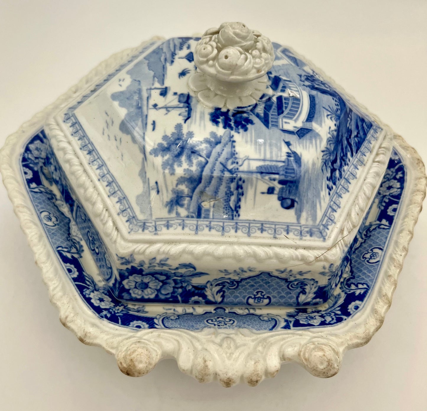 GEORGIAN BLUE AND WHITE RIDGEWAY INDIAN TEMPLE HEXAGON COVERED SERVING DISH, CIRCA 1820