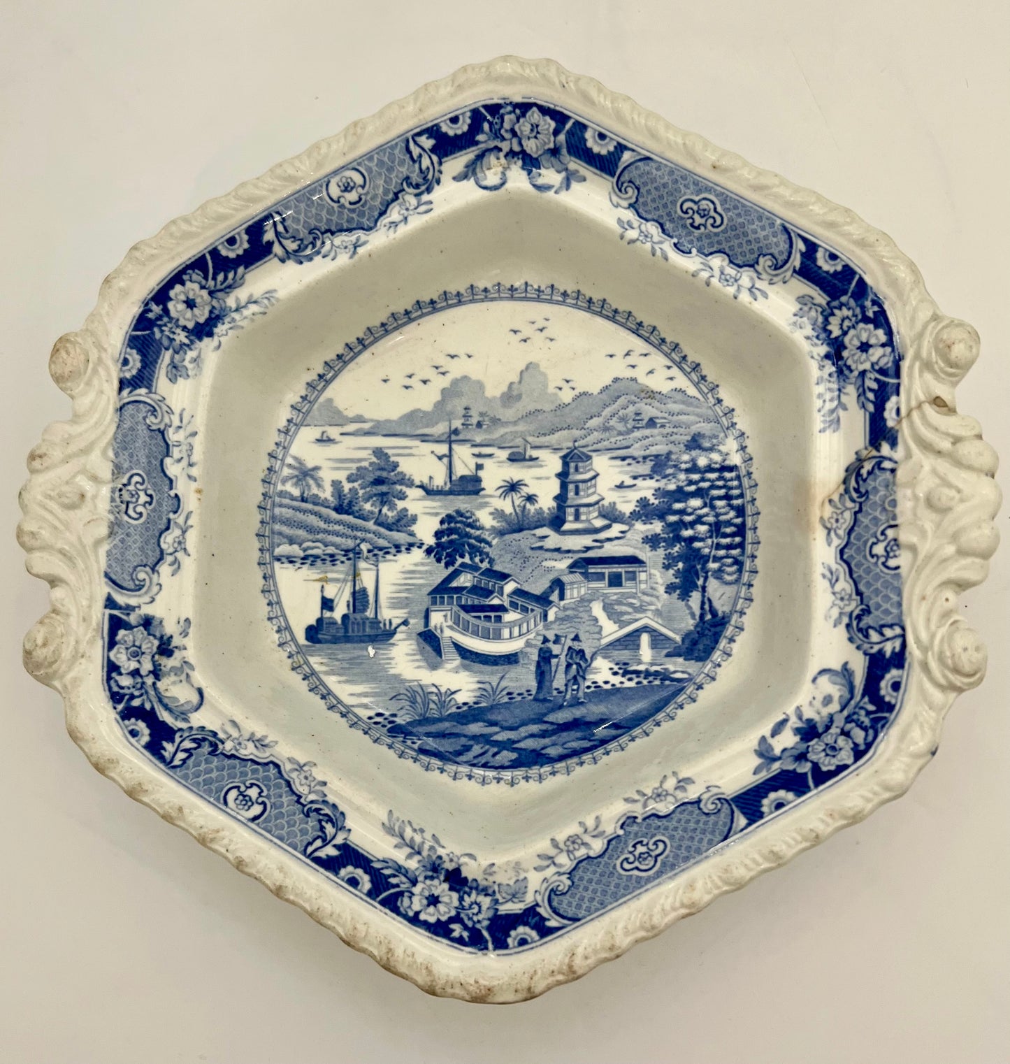 GEORGIAN BLUE AND WHITE RIDGEWAY INDIAN TEMPLE HEXAGON COVERED SERVING DISH, CIRCA 1820