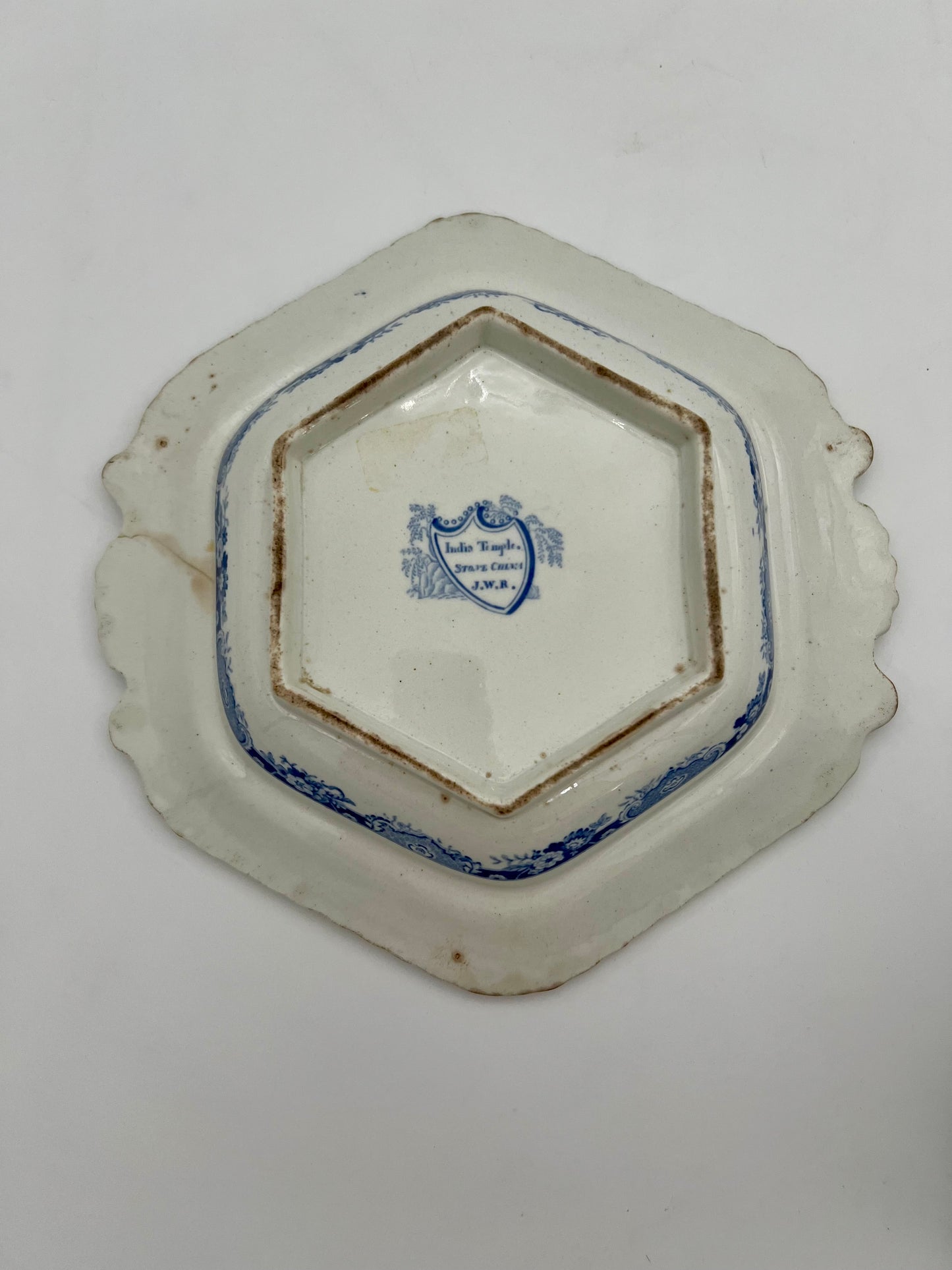 GEORGIAN BLUE AND WHITE RIDGEWAY INDIAN TEMPLE HEXAGON COVERED SERVING DISH, CIRCA 1820