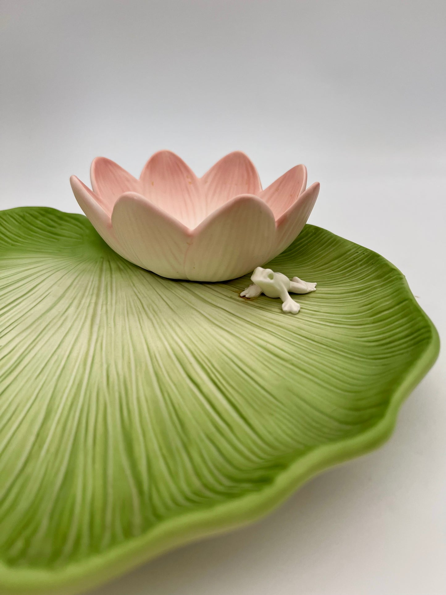 FITZ AND FLOYD CHIP/VEGGIE AND DIP PLATTER LILY, LOTUS AND FROG, 1982