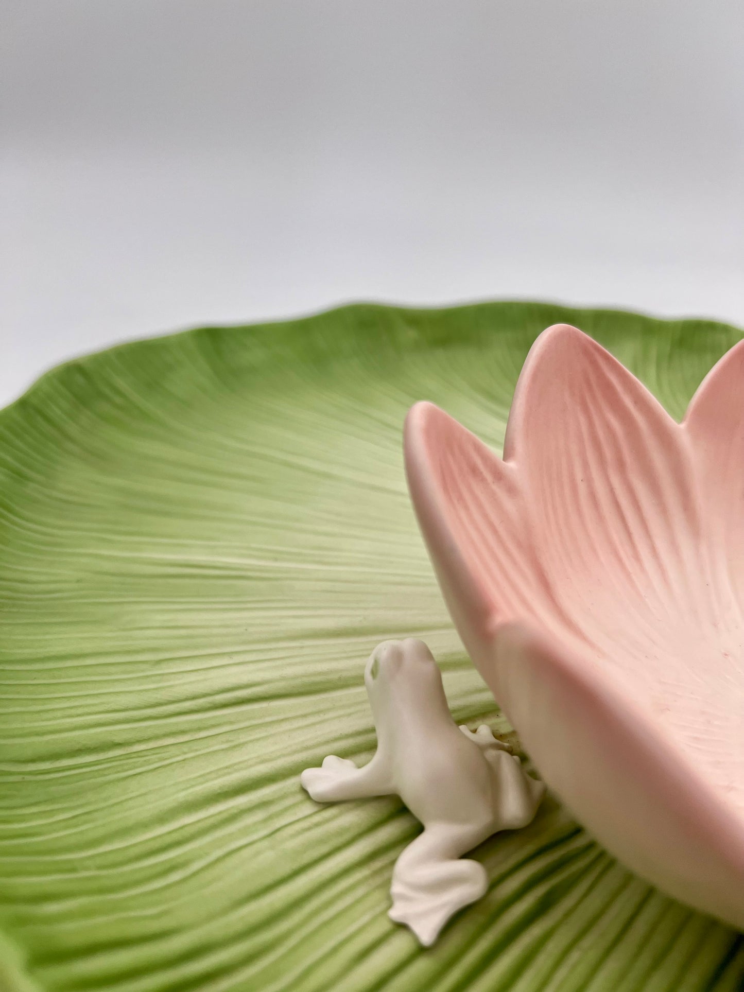 FITZ AND FLOYD CHIP/VEGGIE AND DIP PLATTER LILY, LOTUS AND FROG, 1982