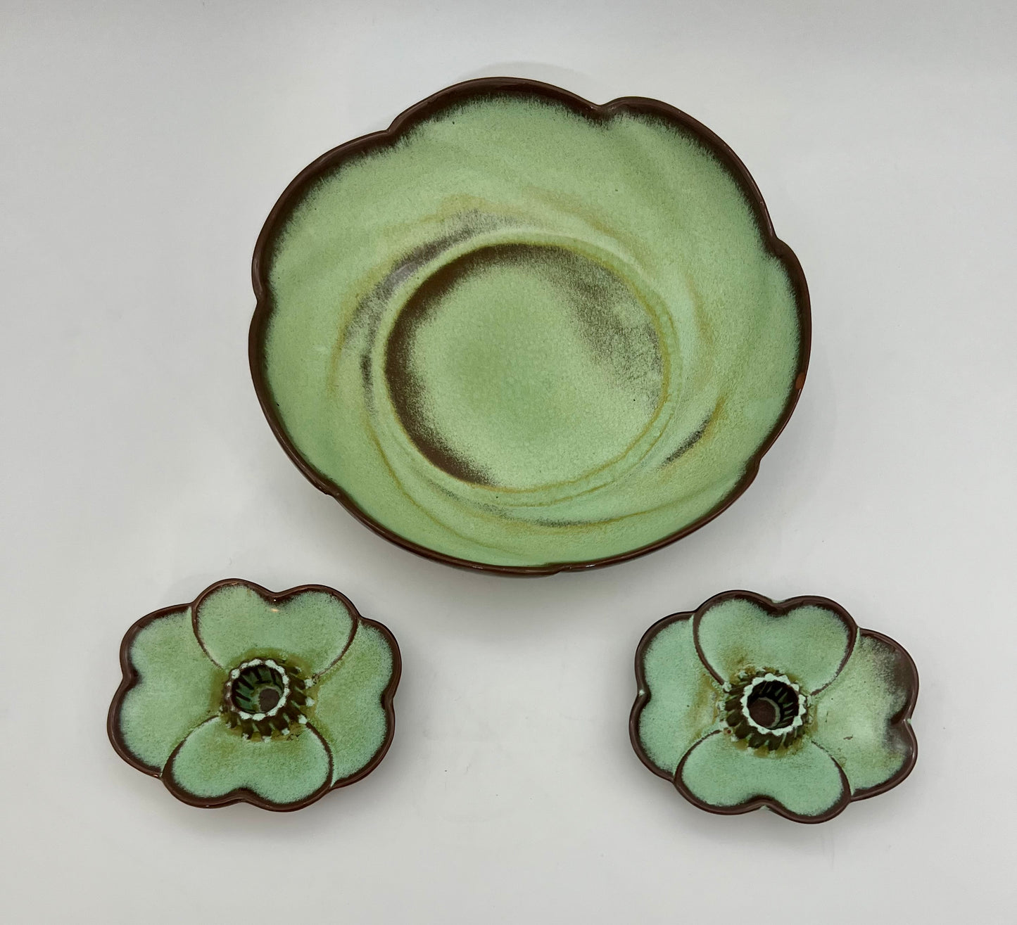 VINTAGE FARMHOUSE SCALLOPED FRANKOMA POTTERY CENTERPIECE SET